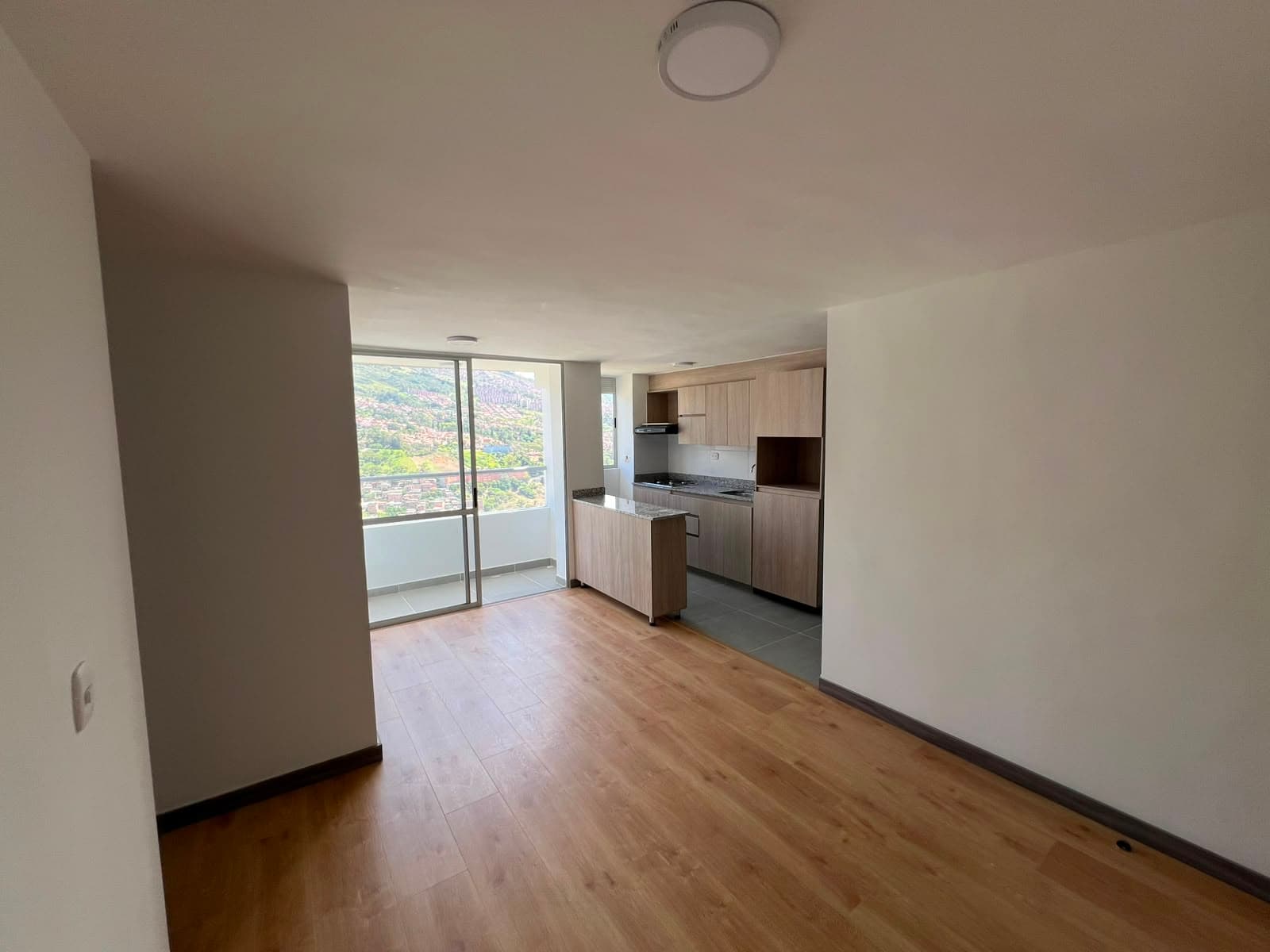Apartamento en arriendo en Calasanz Parte Alta, La America, Medellín — foto 5 de 17