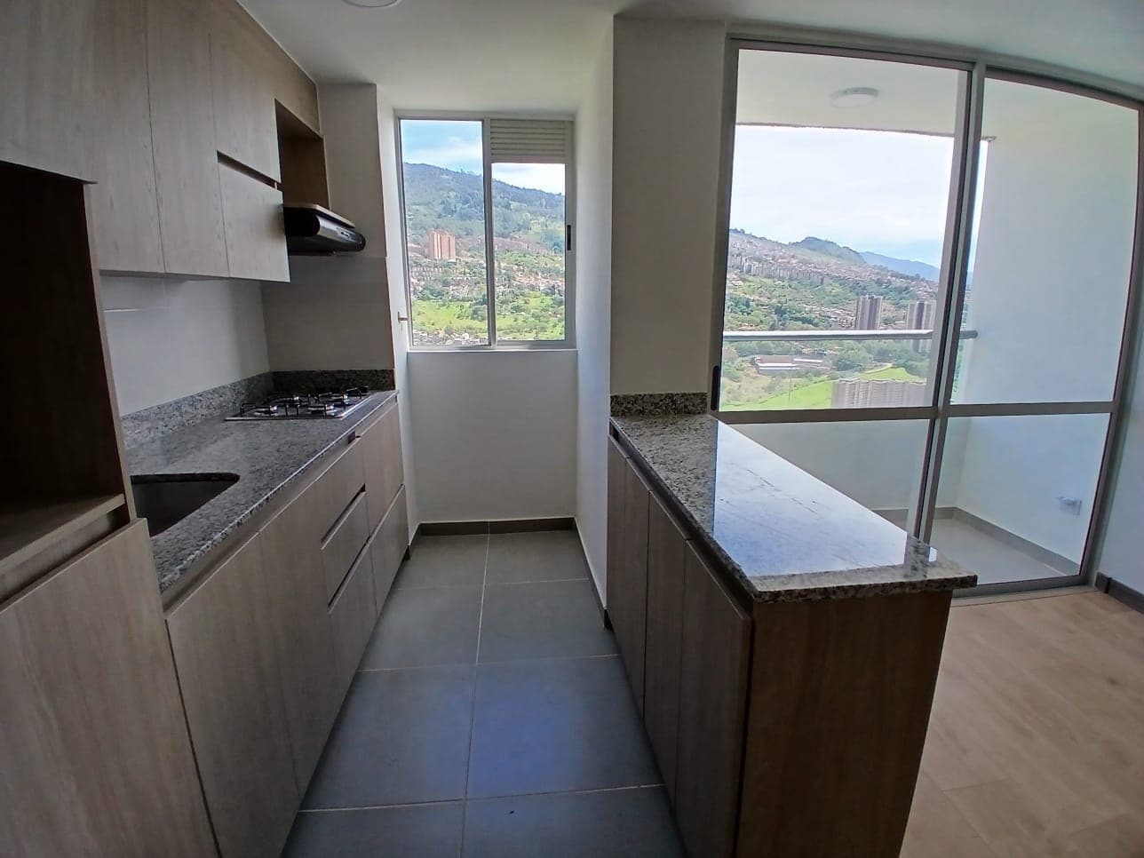 Apartamento en arriendo en Calasanz Parte Alta, La America, Medellín — foto 2 de 14