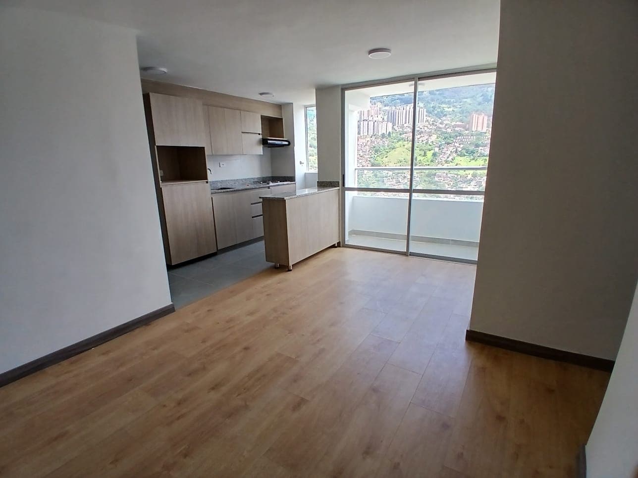 Apartamento en arriendo en Calasanz Parte Alta, La America, Medellín — foto 3 de 14