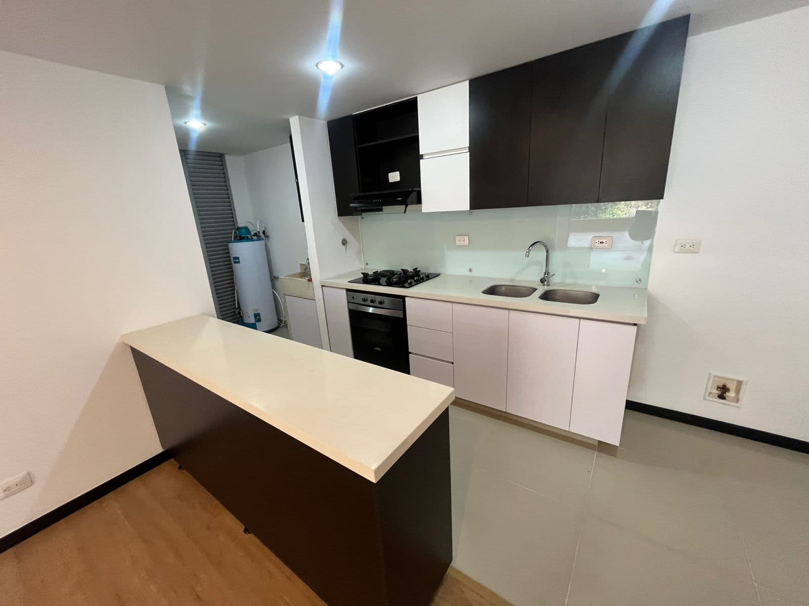 Apartamento en arriendo en Loma De Las Brujas, Envigado — foto 5 de 17