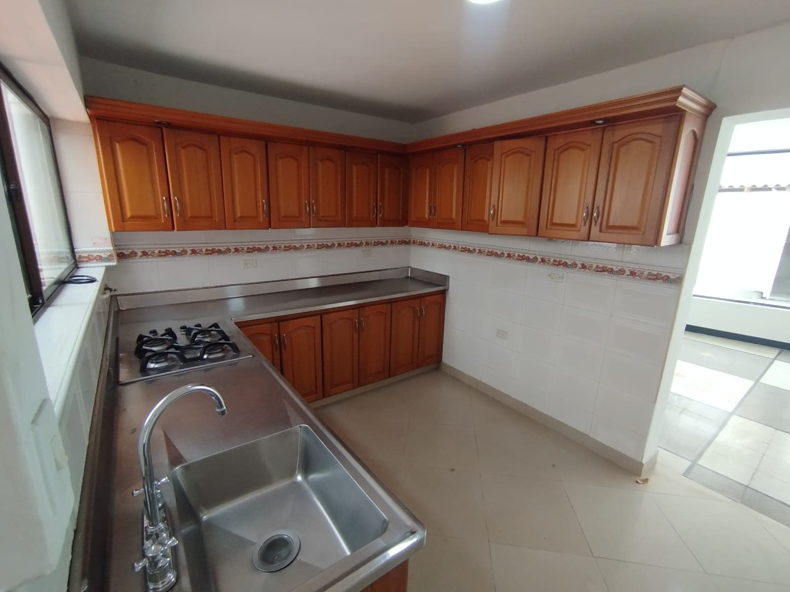 Casa Vivienda en arriendo en Estadio, Laureles, Medellín — foto 1 de 20