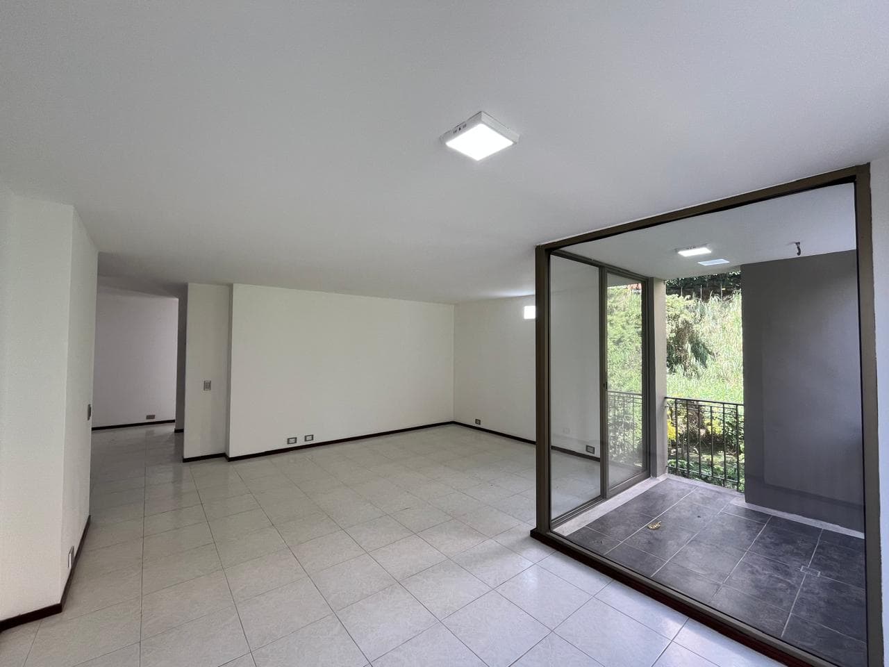 Apartamento en arriendo en Castropol, Poblado, Medellín — foto 4 de 20