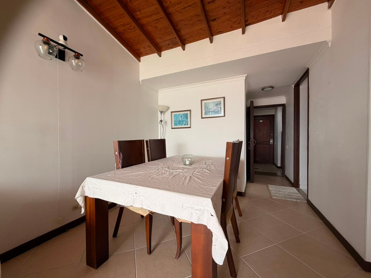 Apartamento en arriendo en Castropol, Poblado, Medellín — foto 3 de 18