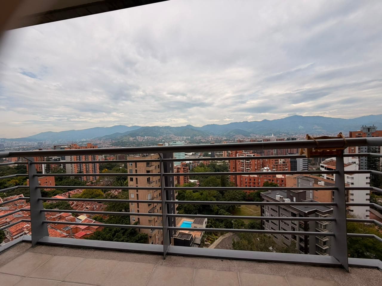 Apartamento en arriendo en Castropol, Poblado, Medellín — foto 4 de 18