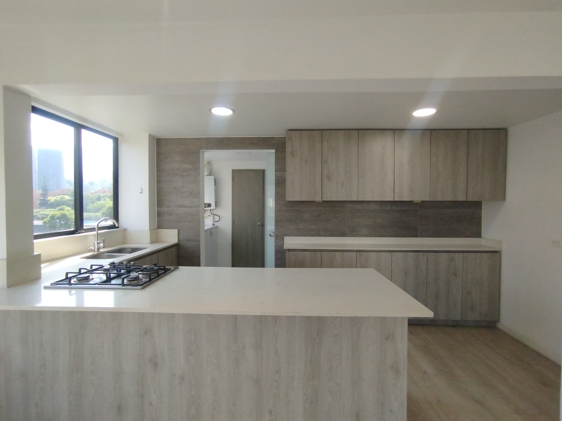 Apartamento en arriendo en El Campestre, Poblado, Medellín — foto 1 de 20