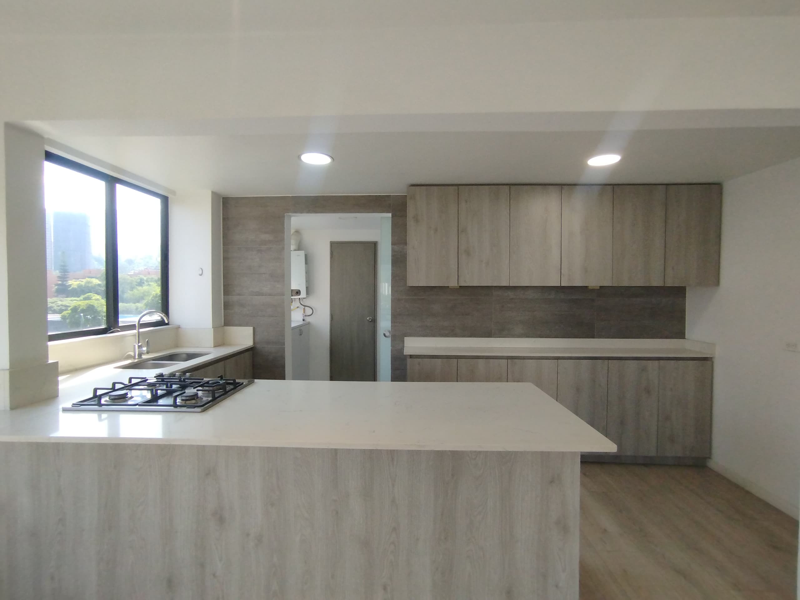 Apartamento en arriendo en El Campestre, Poblado, Medellín — foto 1 de 20