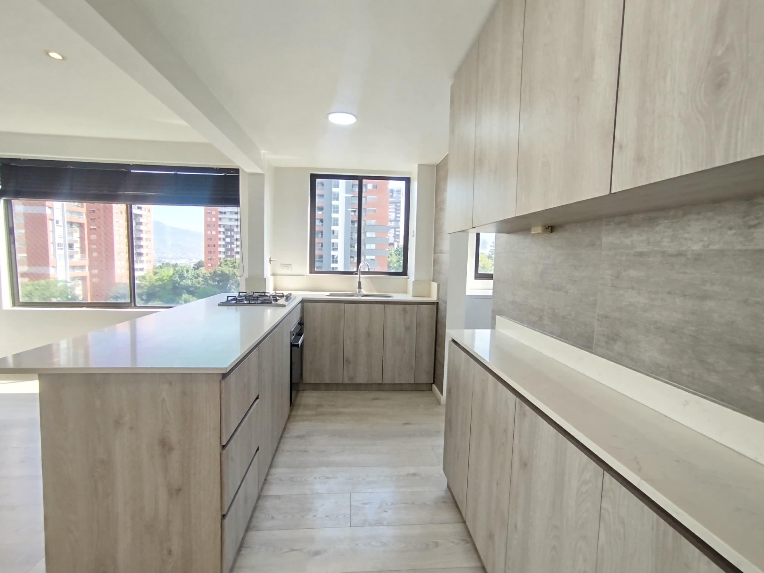 Apartamento en arriendo en El Campestre, Poblado, Medellín — foto 2 de 20