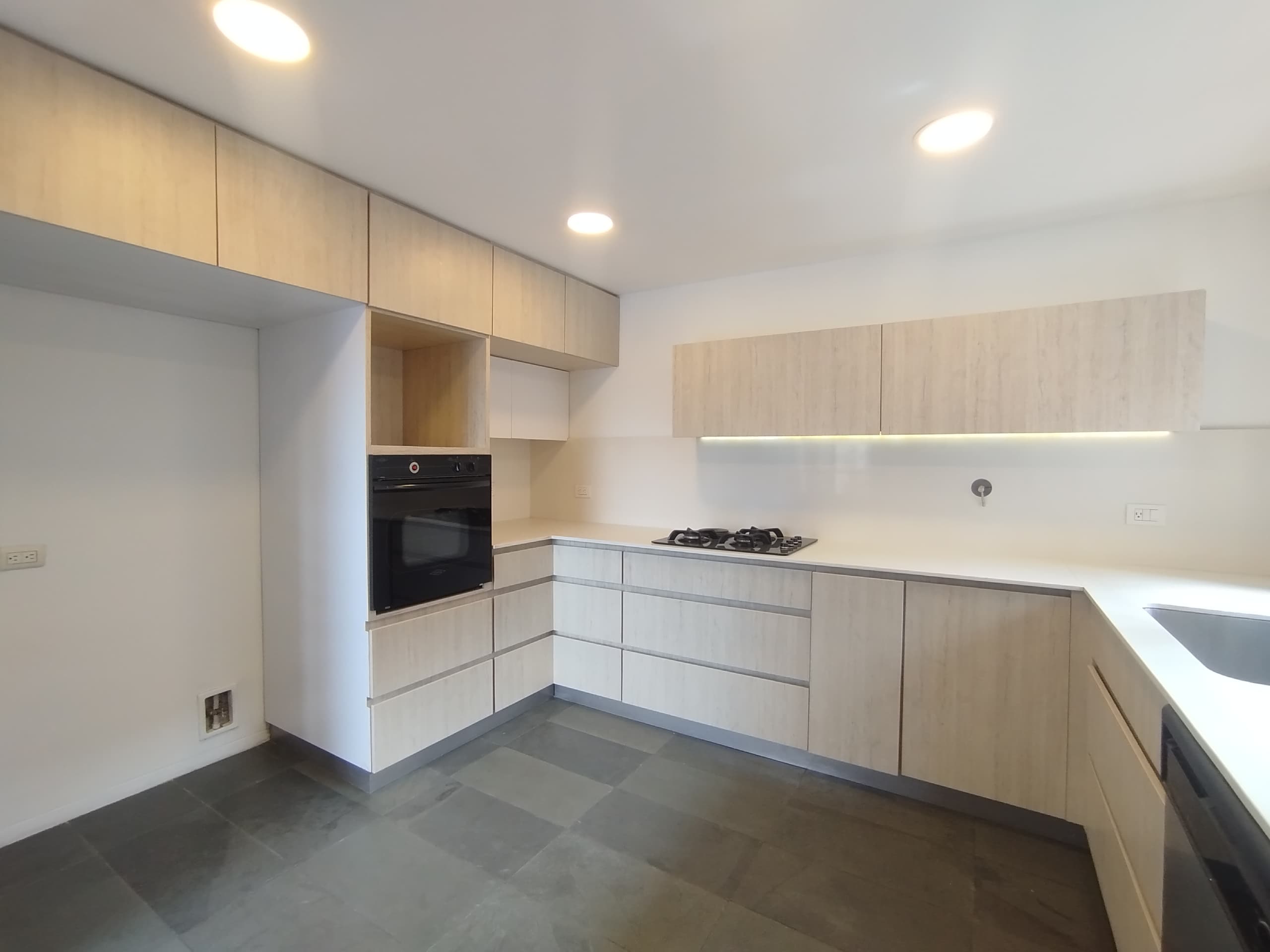 Apartamento en arriendo en Los Balsos, Poblado, Medellín — foto 5 de 20