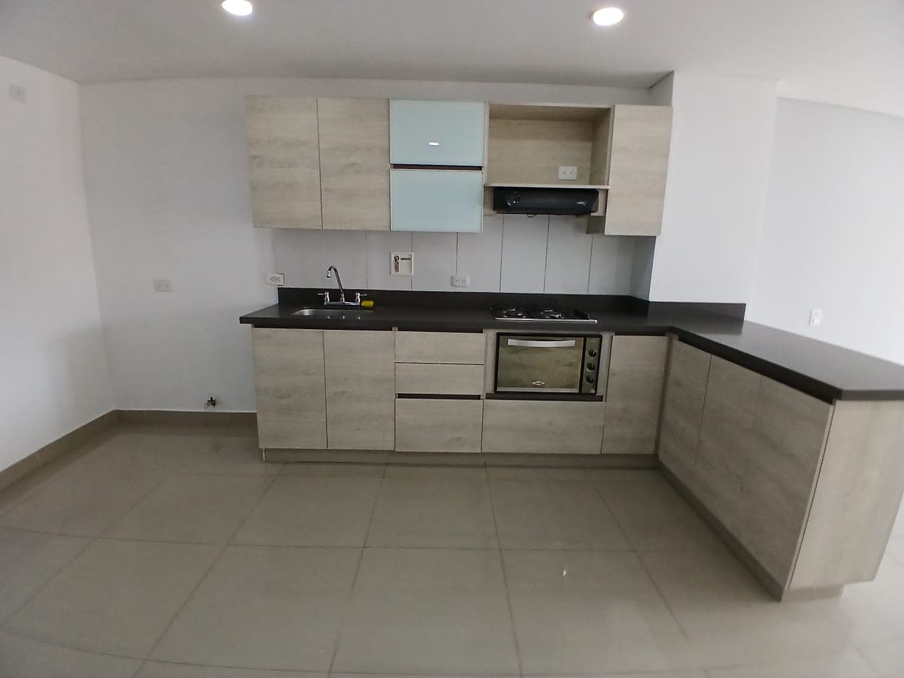 Apartamento en arriendo en Calasanz, La America, Medellín — foto 1 de 17