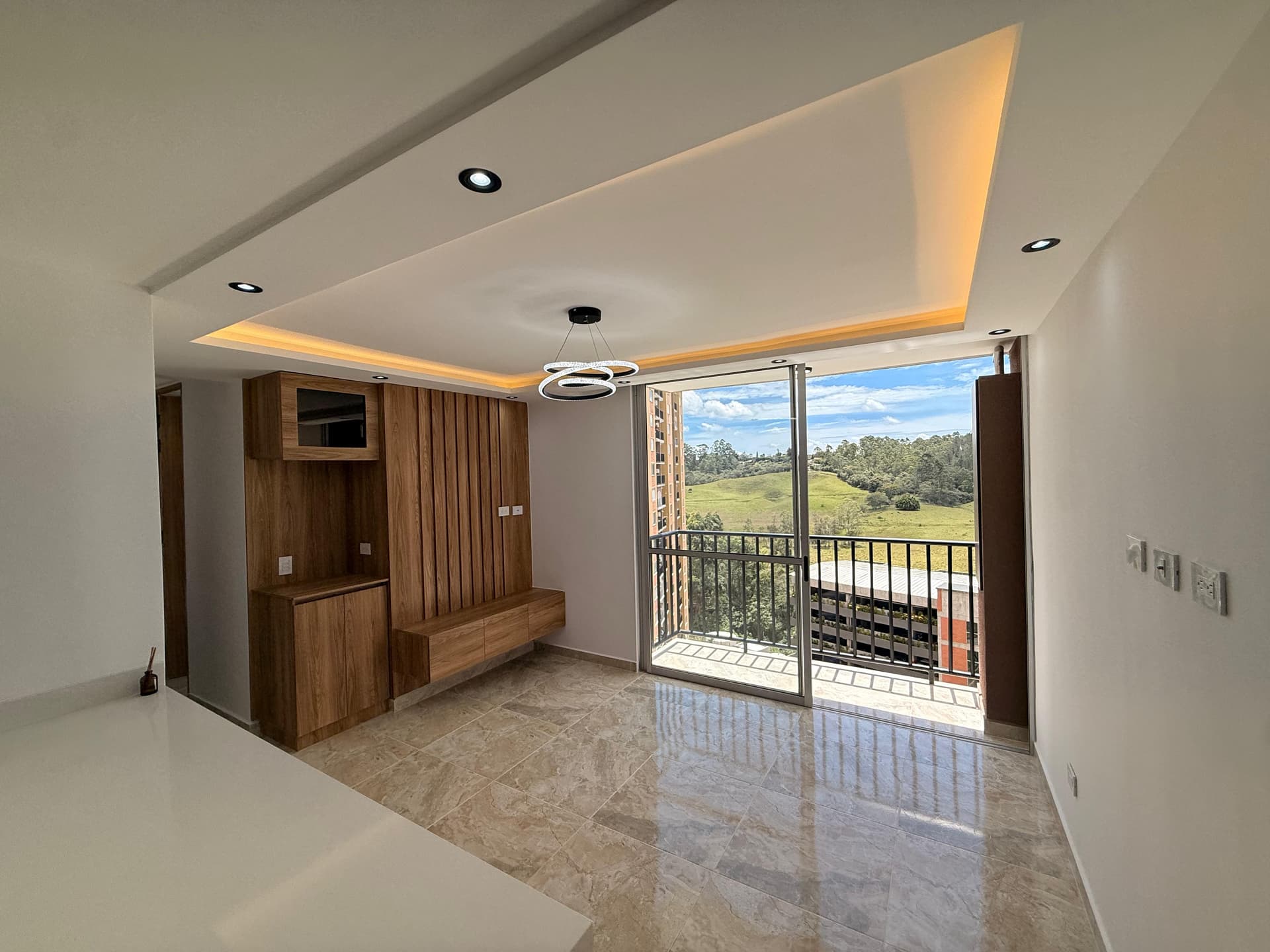 Apartamento en arriendo en Rionegro — foto 1 de 18