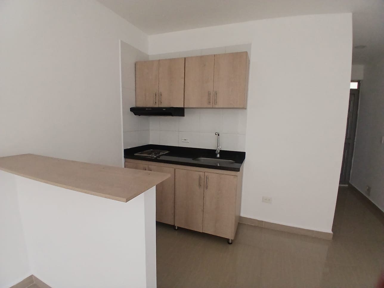Apartaestudio en arriendo en Calasanz, La America, Medellín — foto 1 de 12