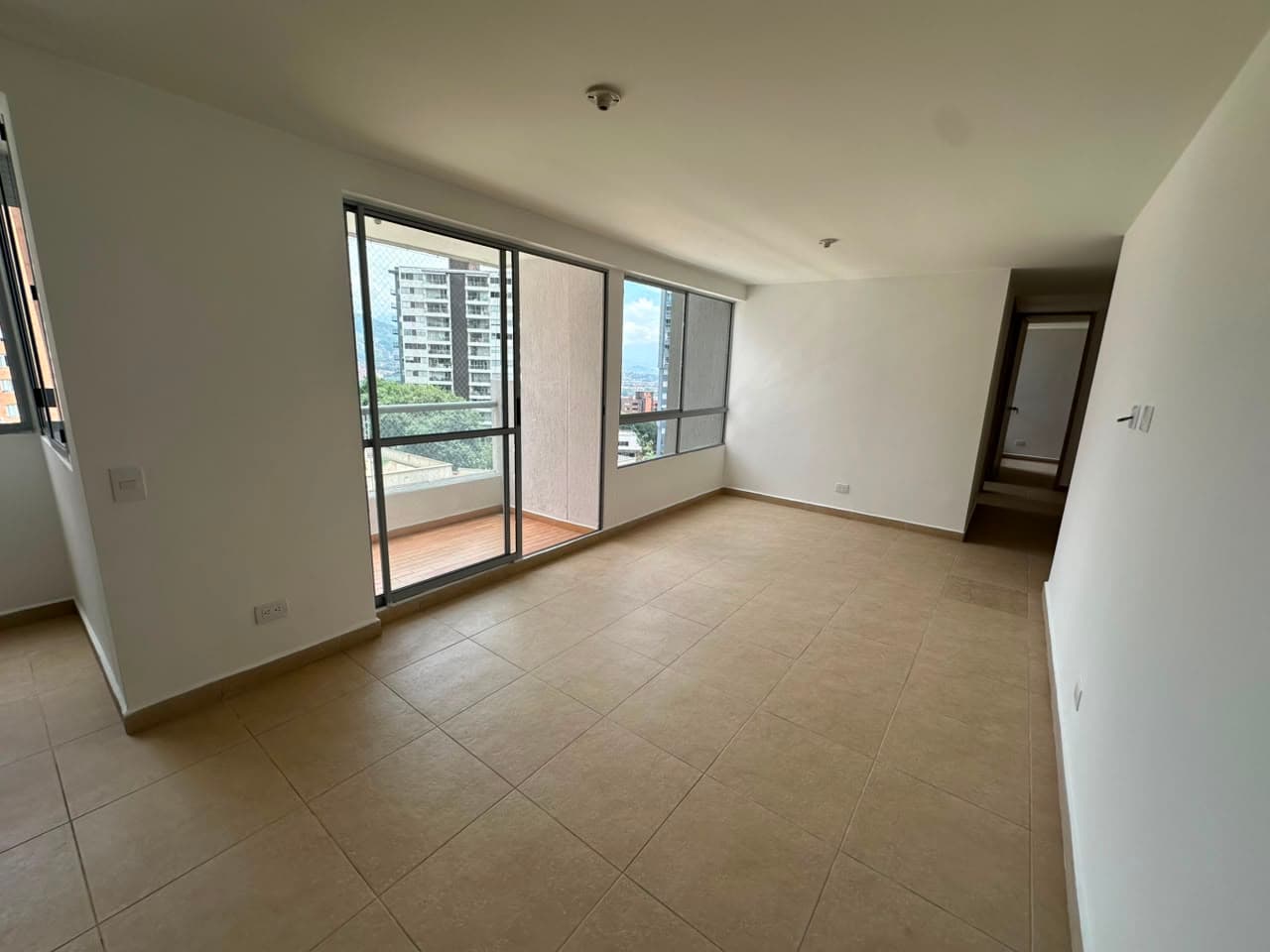 Apartamento en arriendo en La Cuenca, Envigado — foto 4 de 14