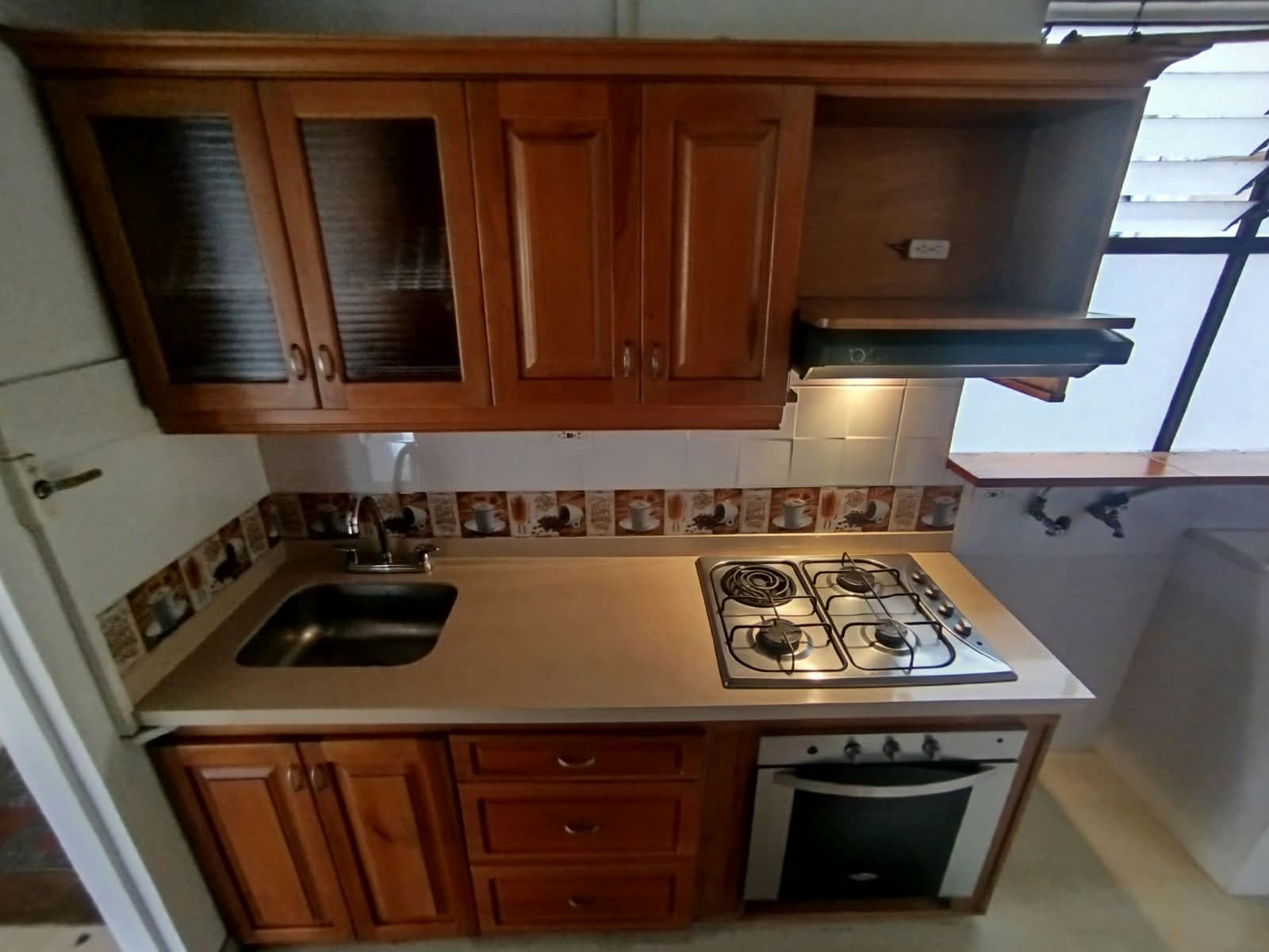 Apartamento en arriendo en Los Conquistadores, Laureles, Medellín — foto 1 de 18