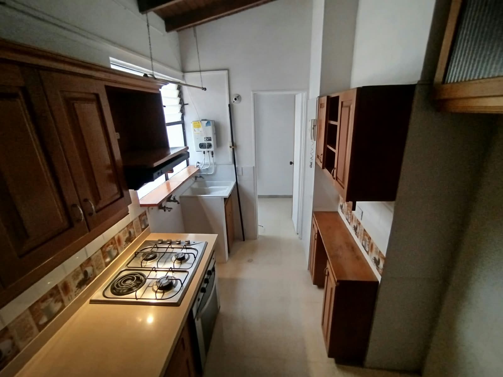 Apartamento en arriendo en Los Conquistadores, Laureles, Medellín — foto 2 de 18