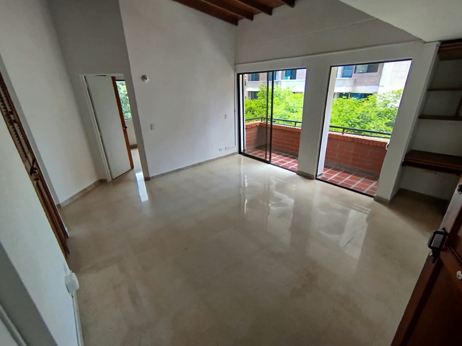 Apartamento en arriendo en Los Conquistadores, Laureles, Medellín — foto 4 de 18