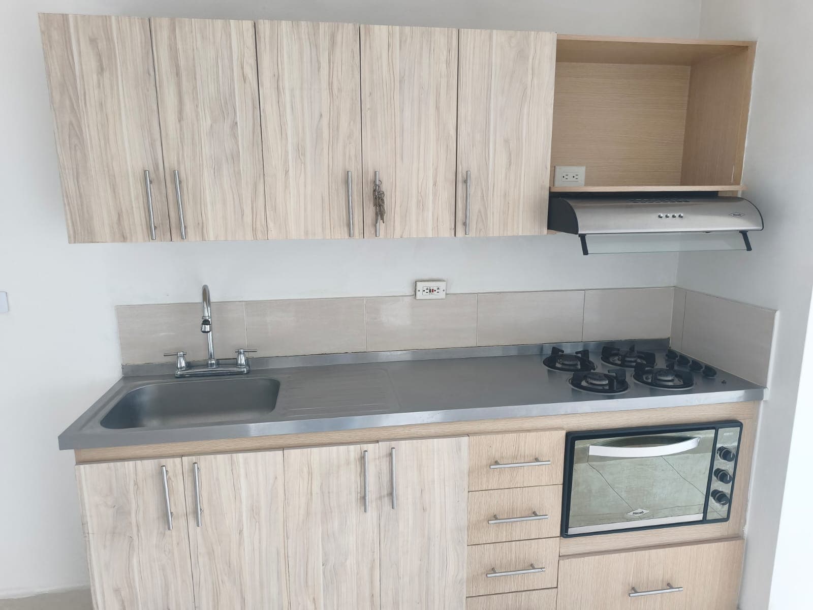 Apartamento en arriendo en Madera, Bello — foto 2 de 16