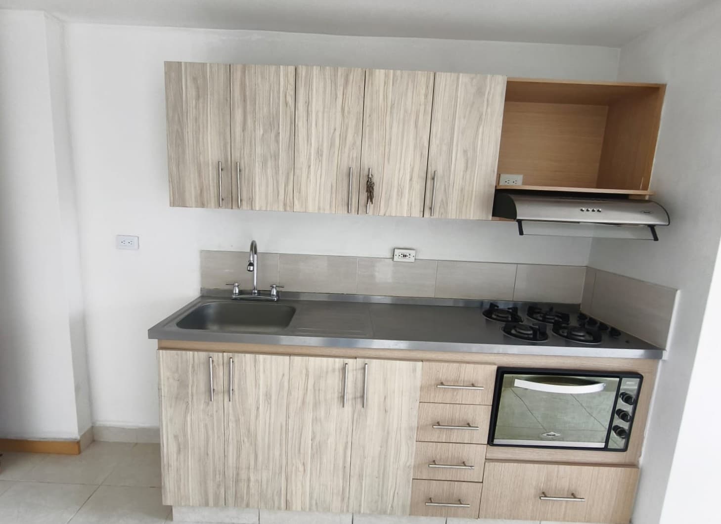 Apartamento en arriendo en Madera, Bello — foto 3 de 16