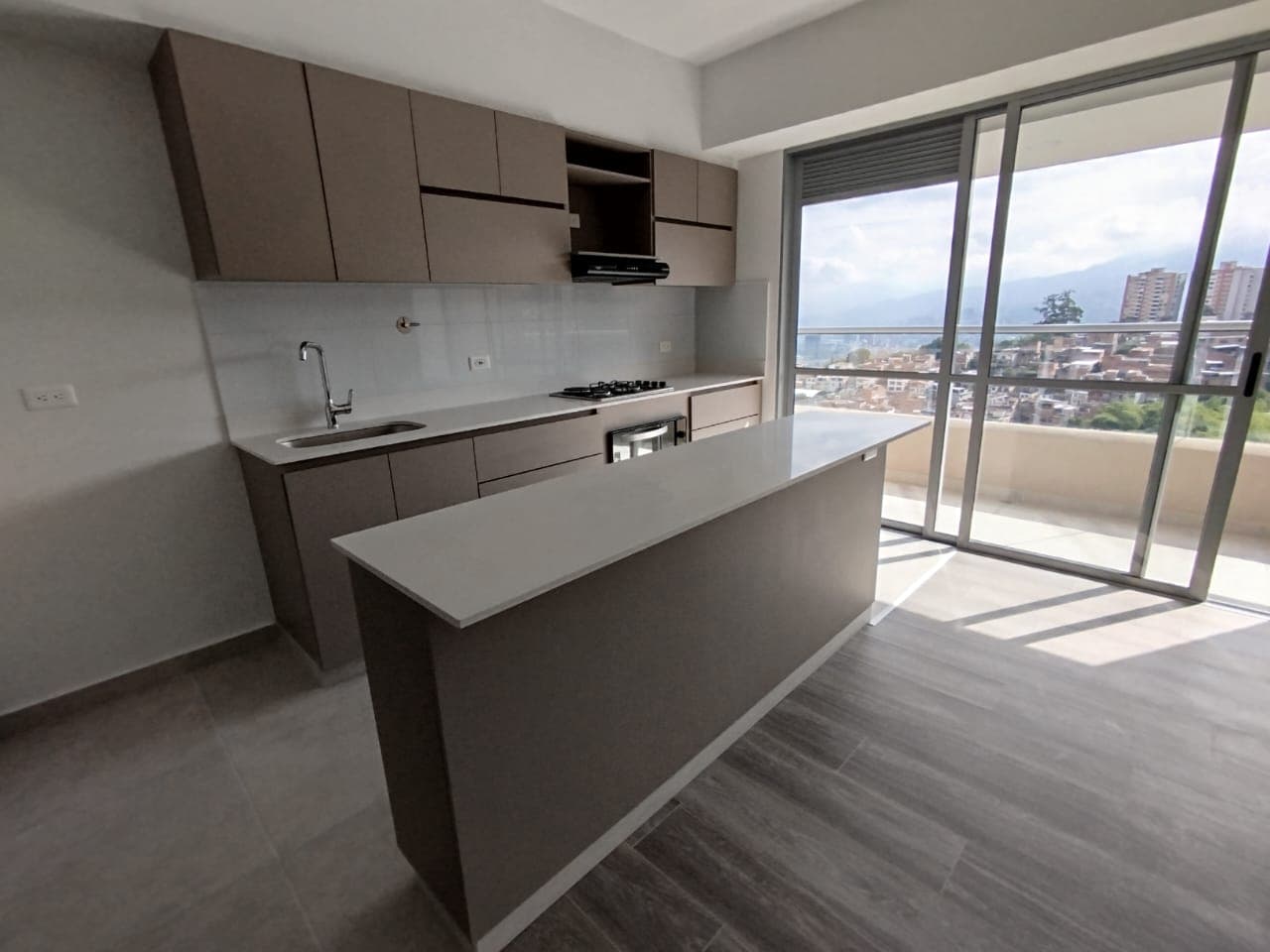 Apartamento en arriendo en Maria Auxiliadora, Sabaneta — foto 1 de 18