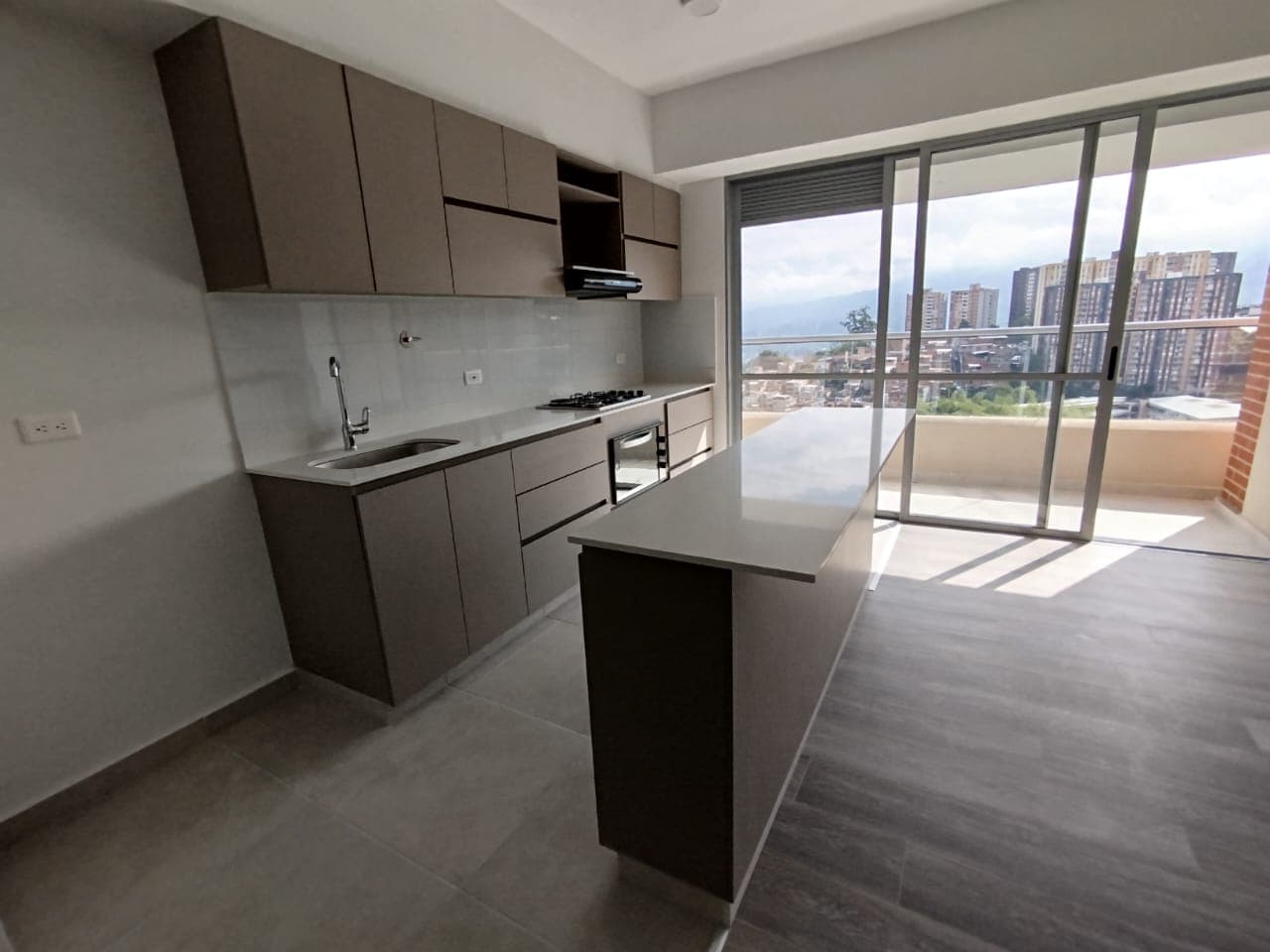 Apartamento en arriendo en Maria Auxiliadora, Sabaneta — foto 2 de 18