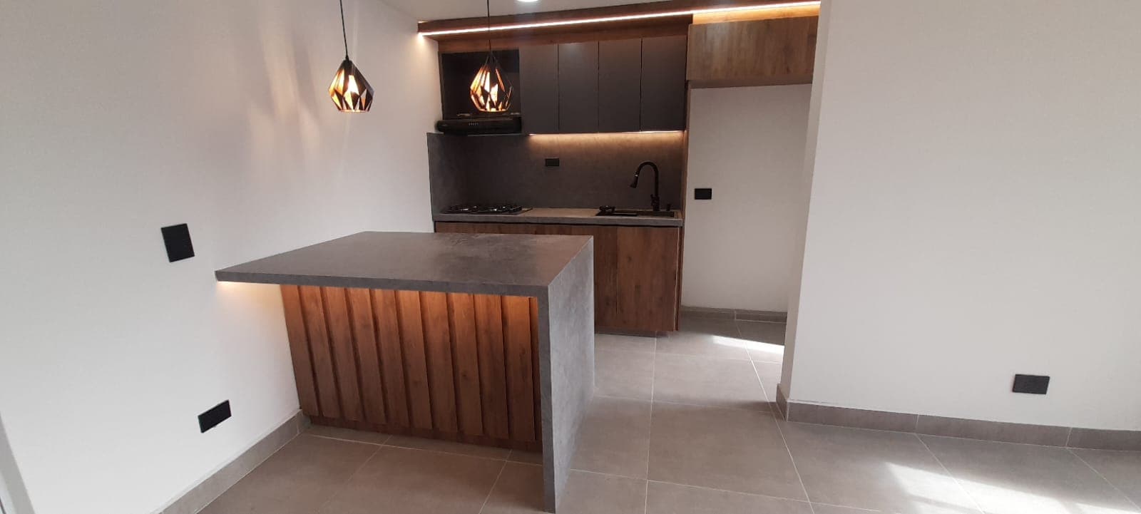 Apartamento en arriendo en Madera, Bello — foto 1 de 16