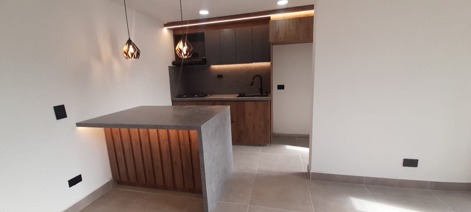 Apartamento en arriendo en Madera, Bello — foto 3 de 16