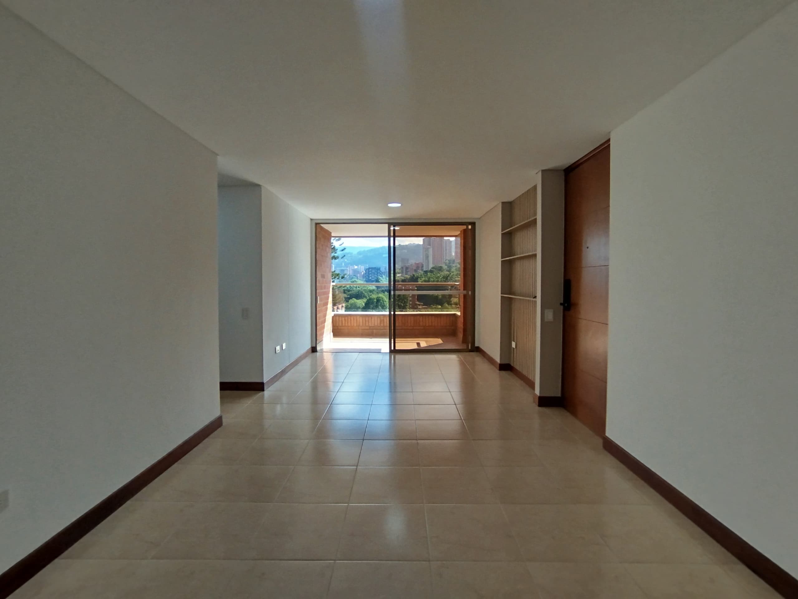 Apartamento en arriendo en Los Gonzalez, Poblado, Medellín — foto 1 de 20