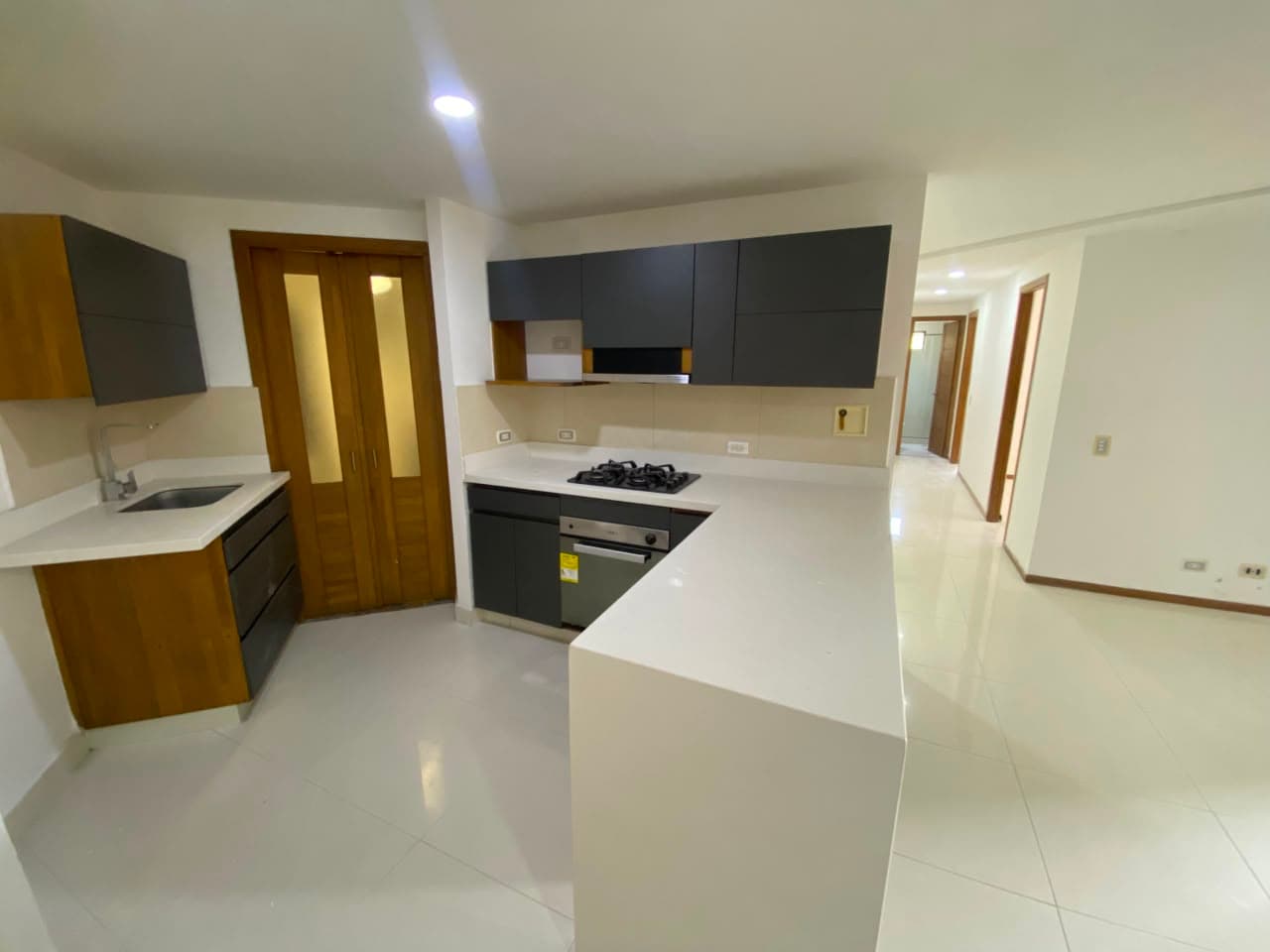 Apartamento en arriendo en Las Lomitas, Sabaneta — foto 2 de 20