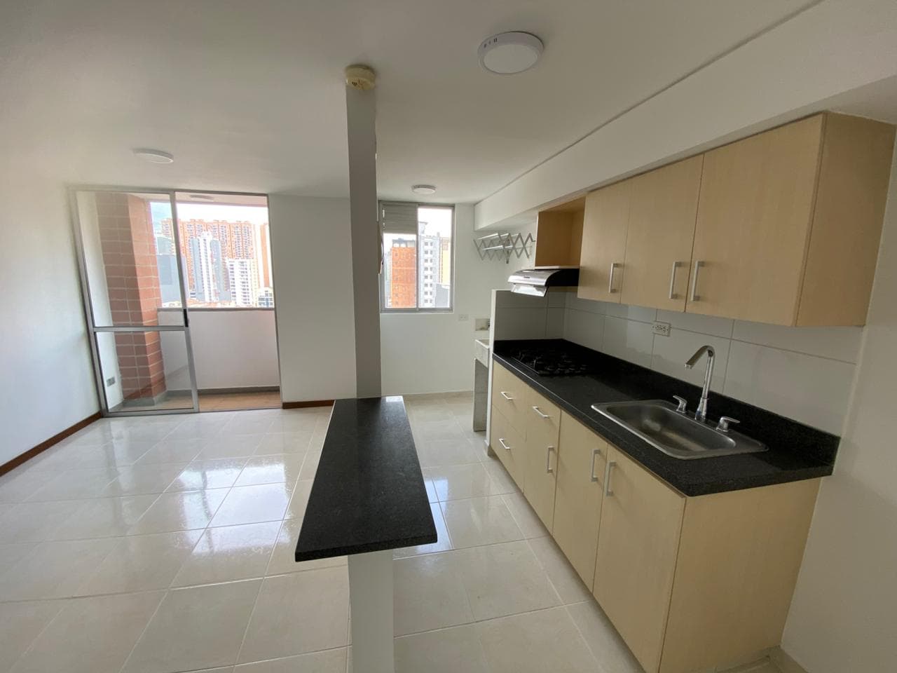 Apartamento en arriendo en Calle Larga, Sabaneta — foto 1 de 18