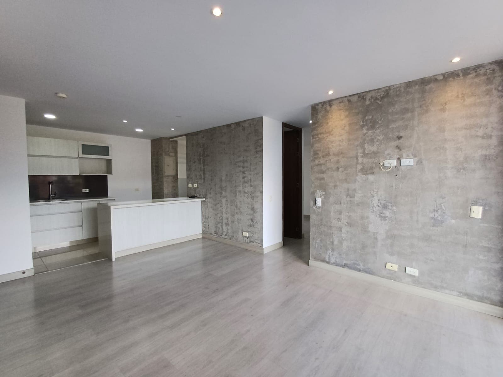 Apartamento en arriendo en Loma de los Benedictinos, Envigado — foto 2 de 20