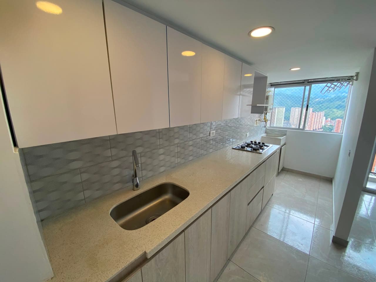 Apartamento en arriendo en La Doctora, Sabaneta — foto 1 de 15