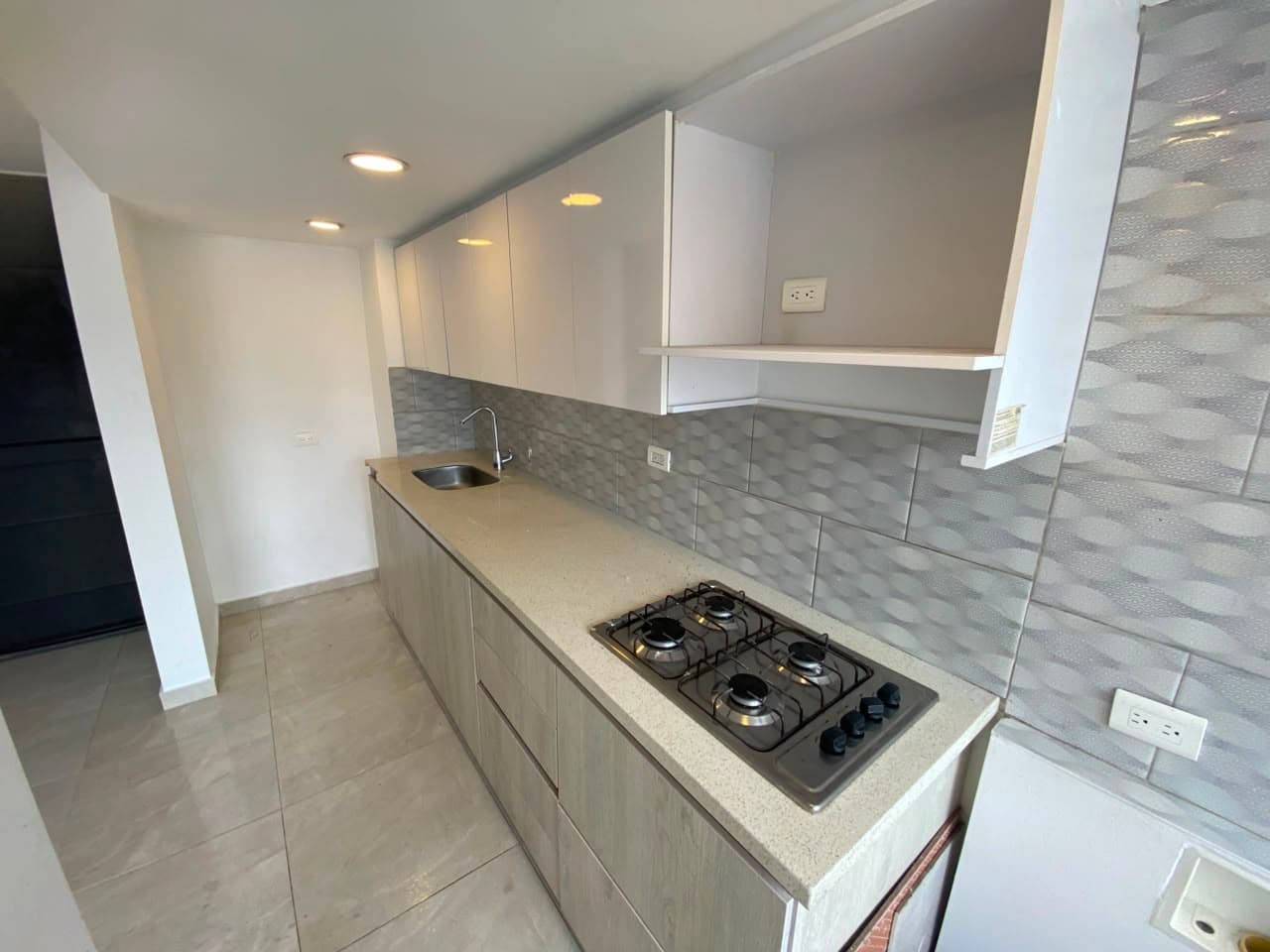 Apartamento en arriendo en La Doctora, Sabaneta — foto 2 de 15