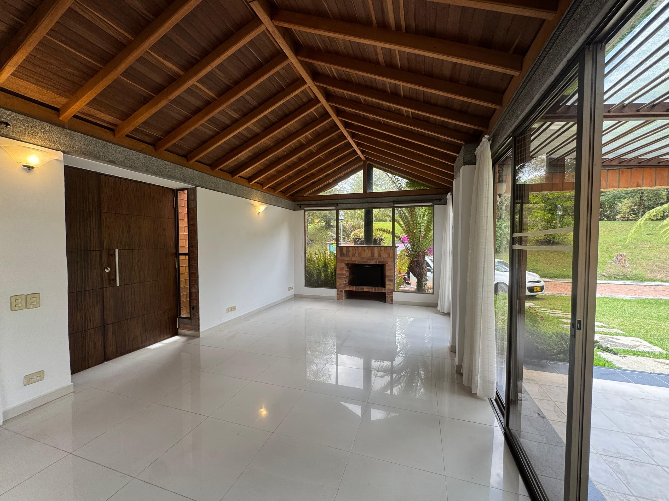 Casa Campestre en arriendo en El Retiro Campestre — foto 2 de 20