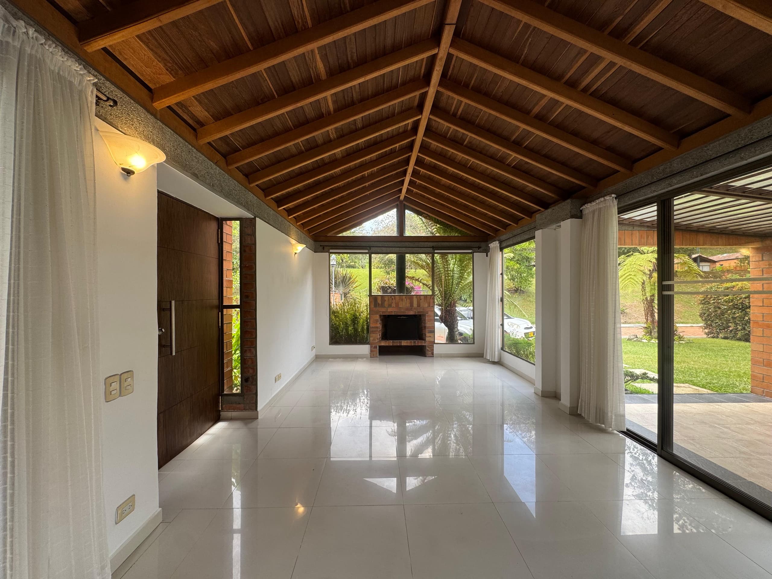Casa Campestre en arriendo en El Retiro Campestre — foto 3 de 20