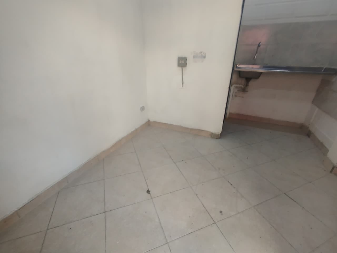 Local en arriendo en La Candelaria, Centro, Medellín — foto 1 de 11