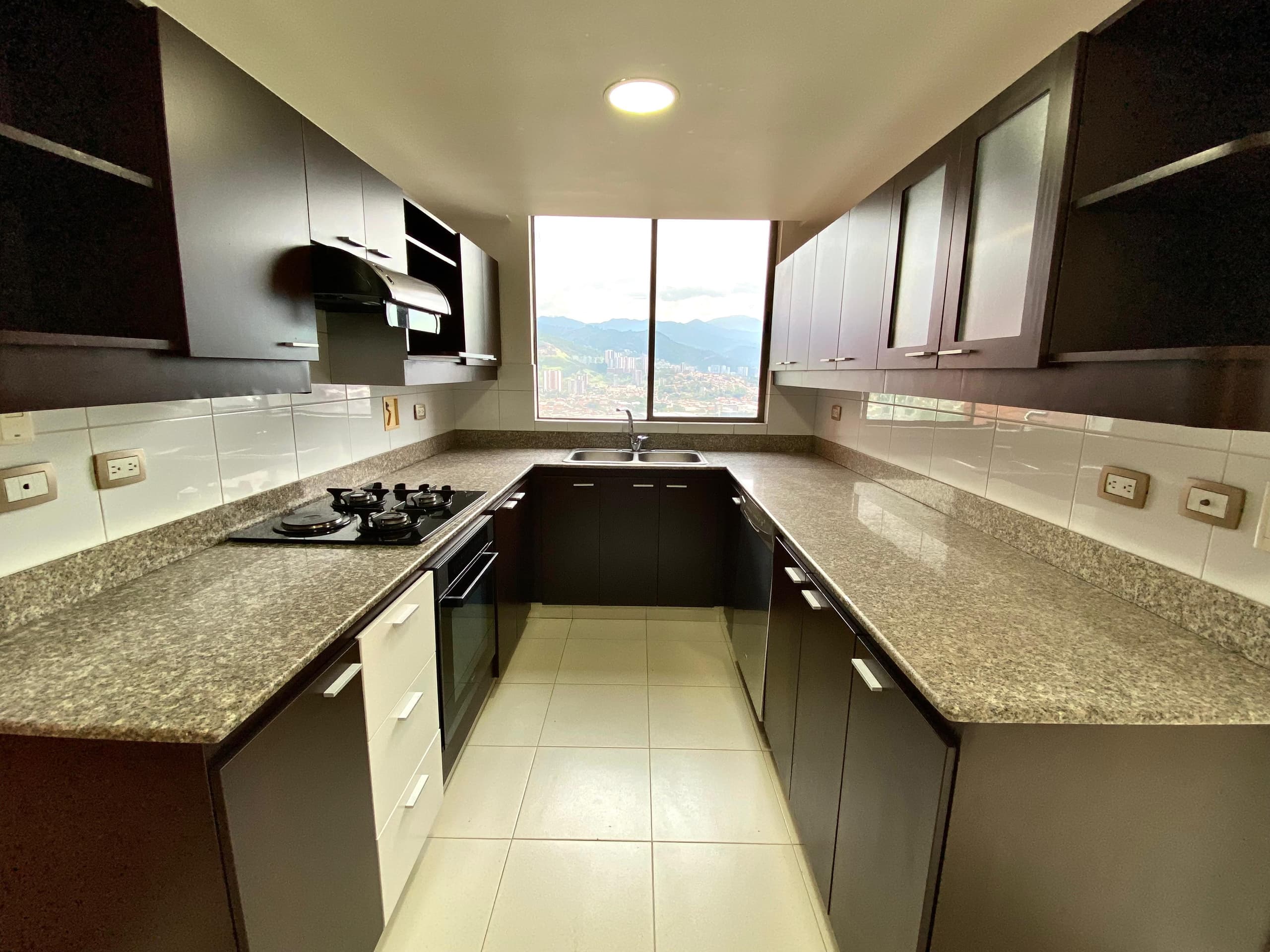 Apartamento en arriendo en Santa María De Los Ángeles, Poblado, Medellín — foto 5 de 20