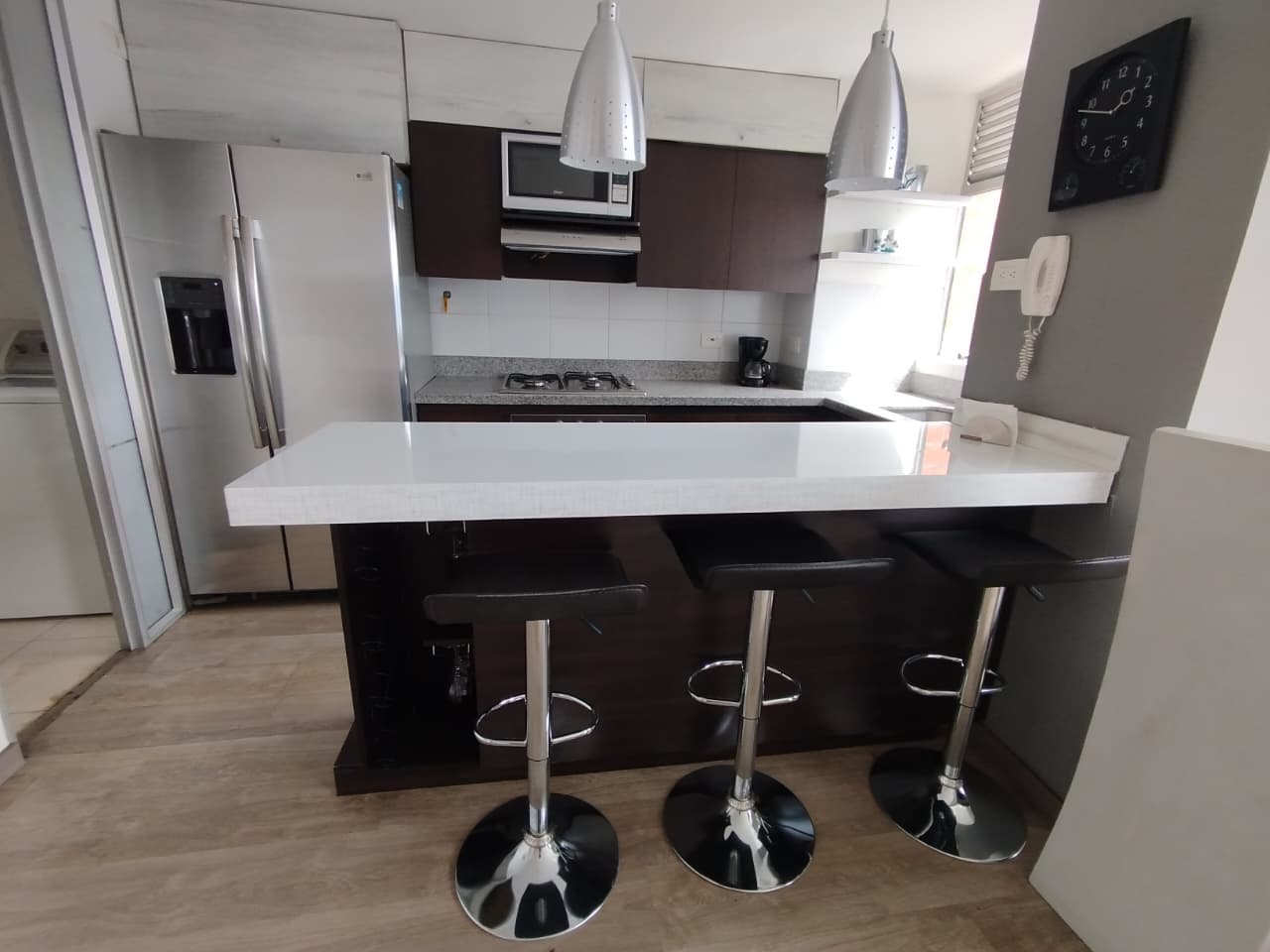 Apartamento en arriendo en Loma Del Indio, Poblado, Medellín — foto 3 de 16