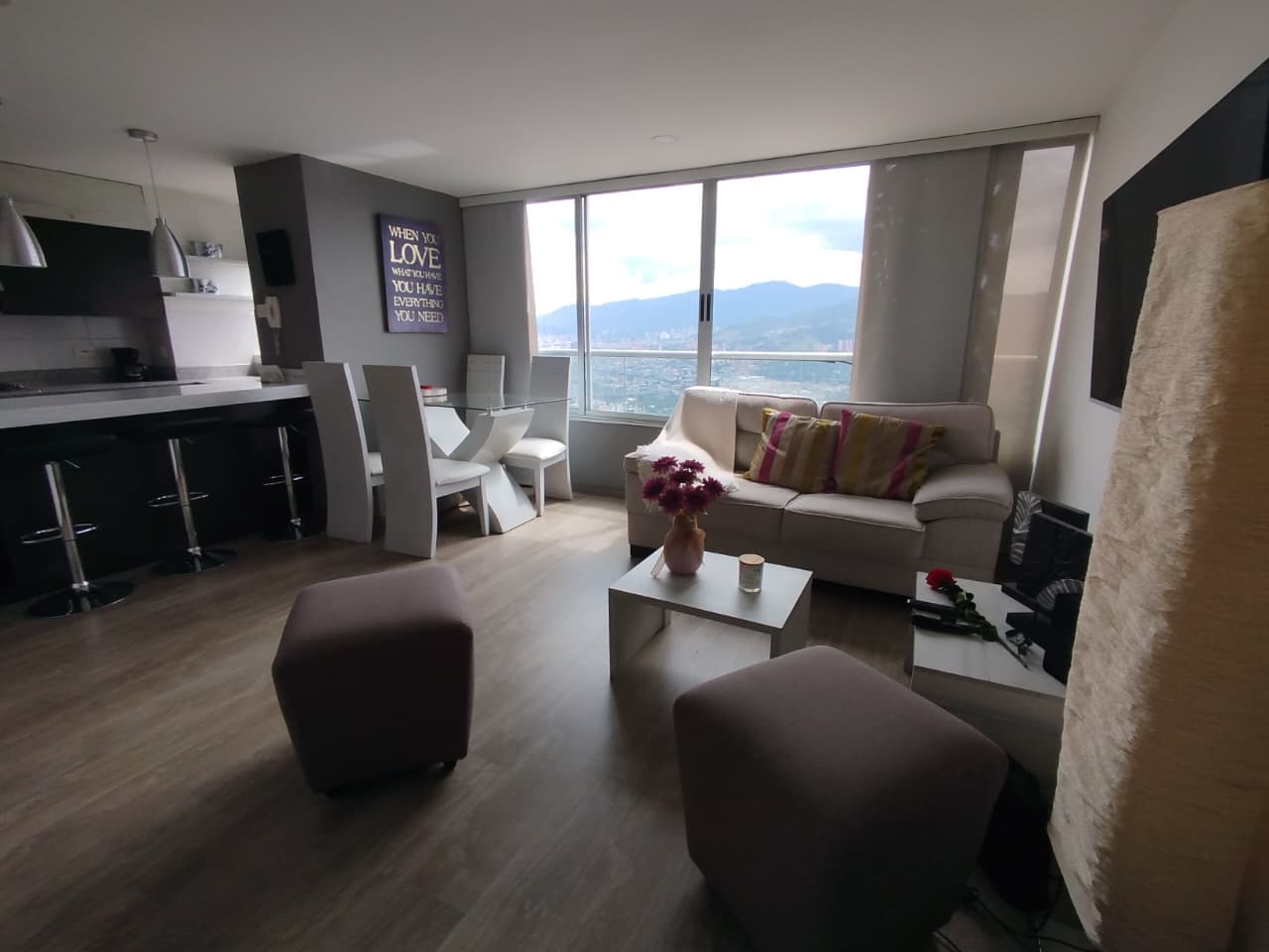Apartamento en arriendo en Loma Del Indio, Poblado, Medellín — foto 4 de 16