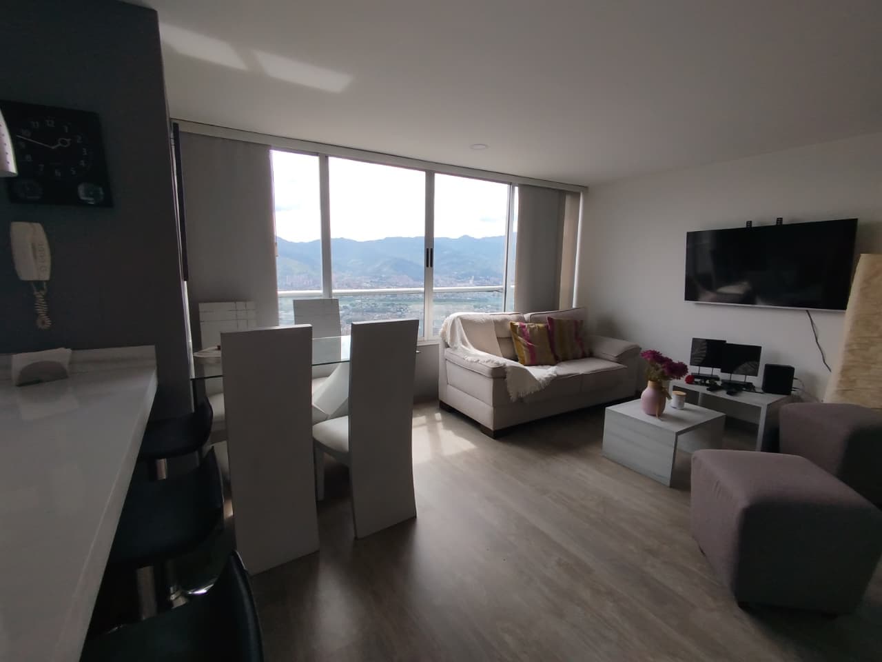 Apartamento en arriendo en Loma Del Indio, Poblado, Medellín — foto 5 de 16