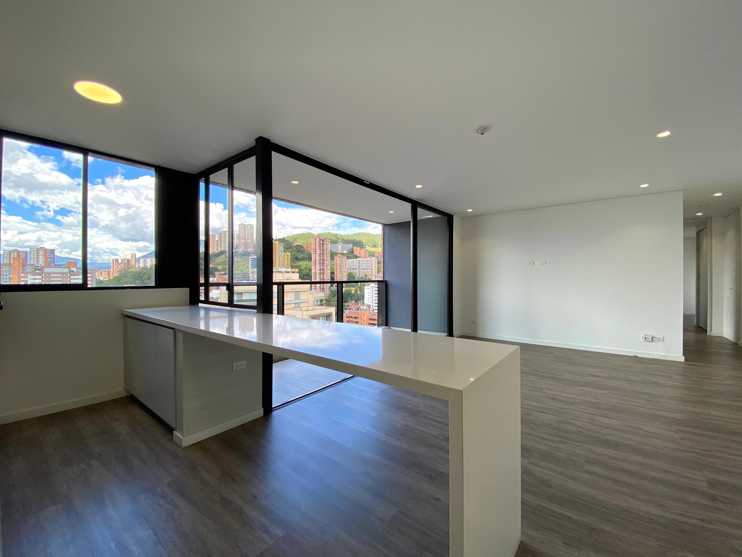 Apartamento en arriendo en Lalinde, Poblado, Medellín — foto 4 de 20
