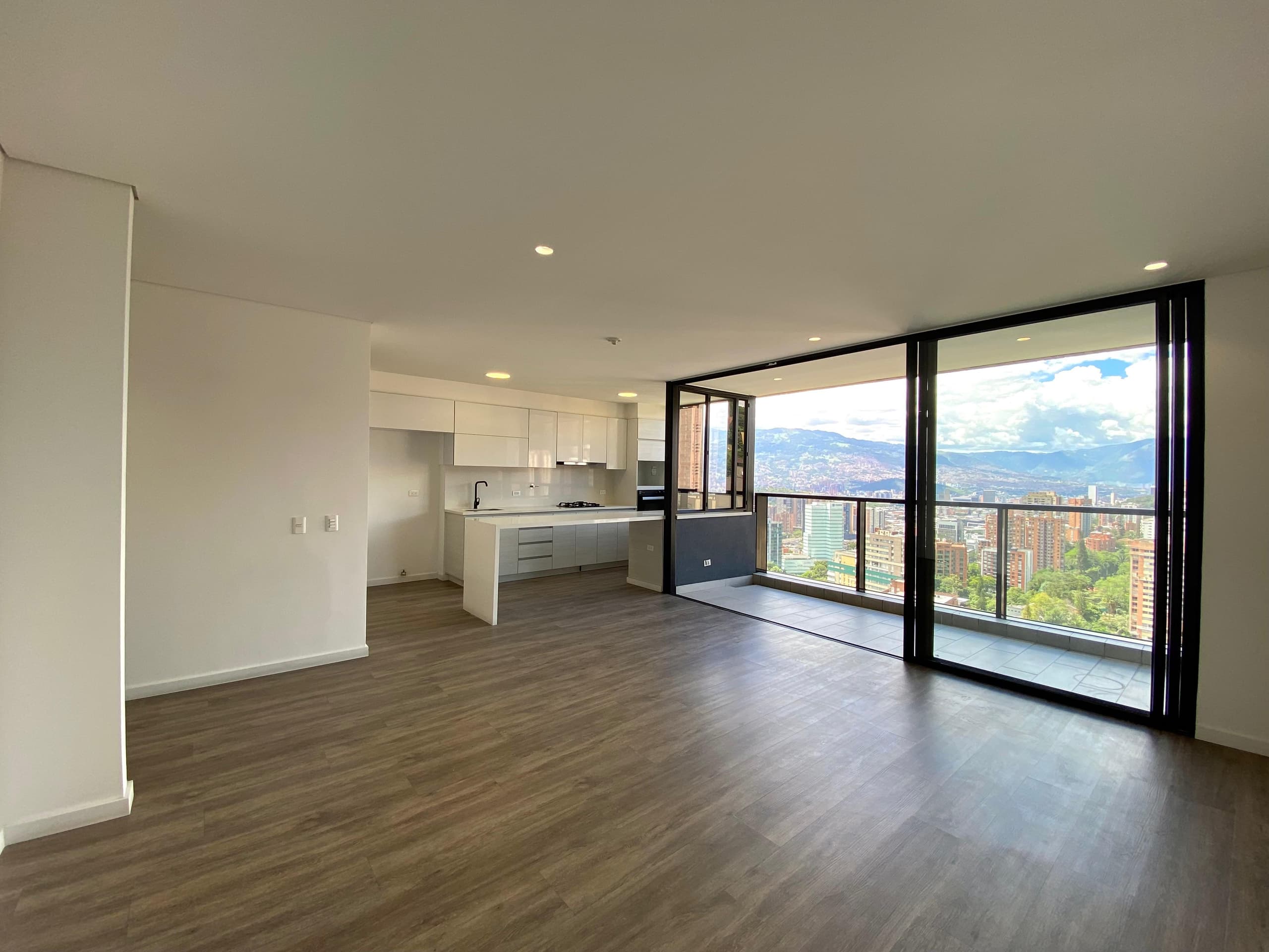 Apartamento en arriendo en Lalinde, Poblado, Medellín — foto 5 de 20