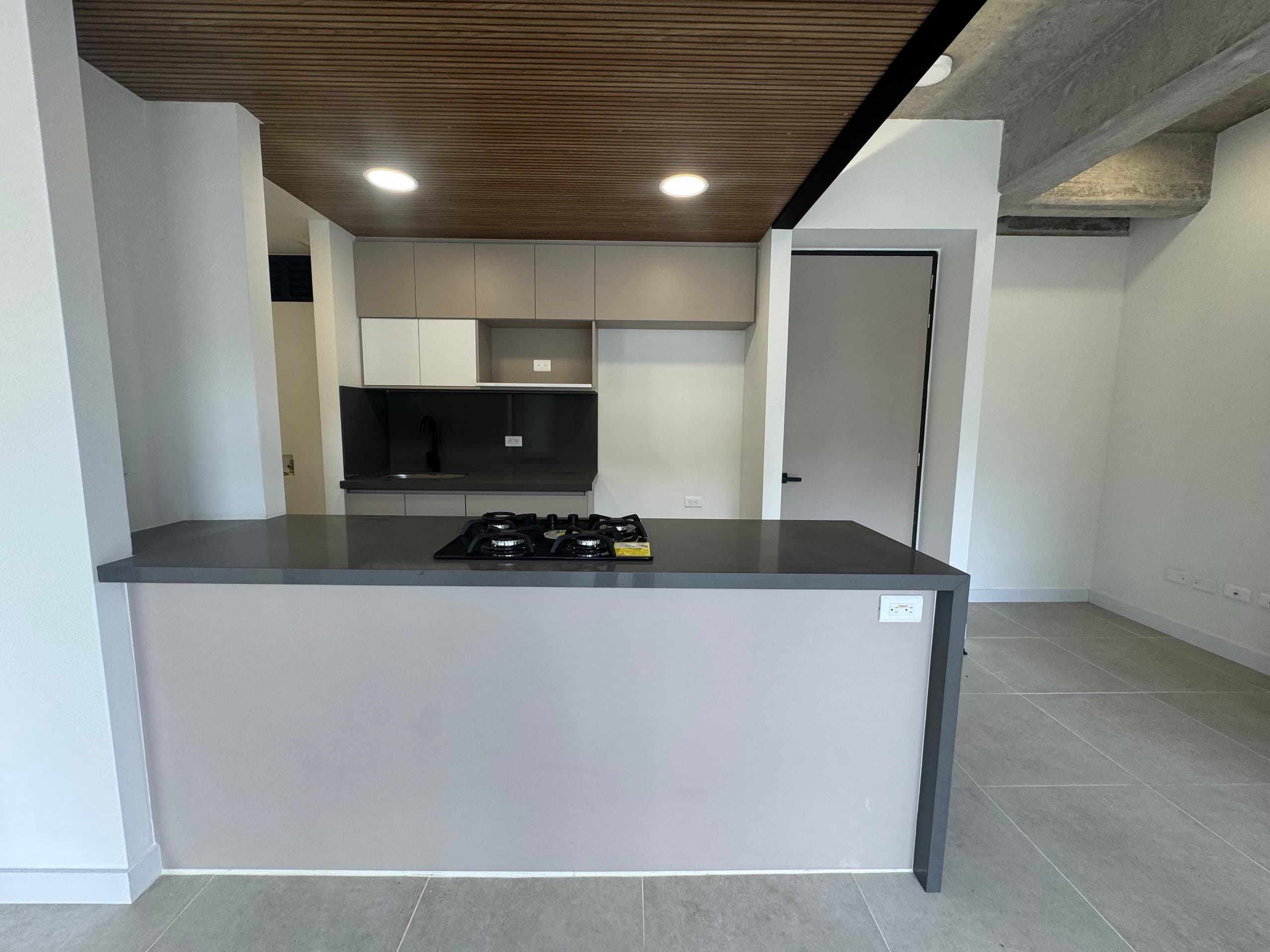 Apartamento en arriendo en El Retiro — foto 1 de 16