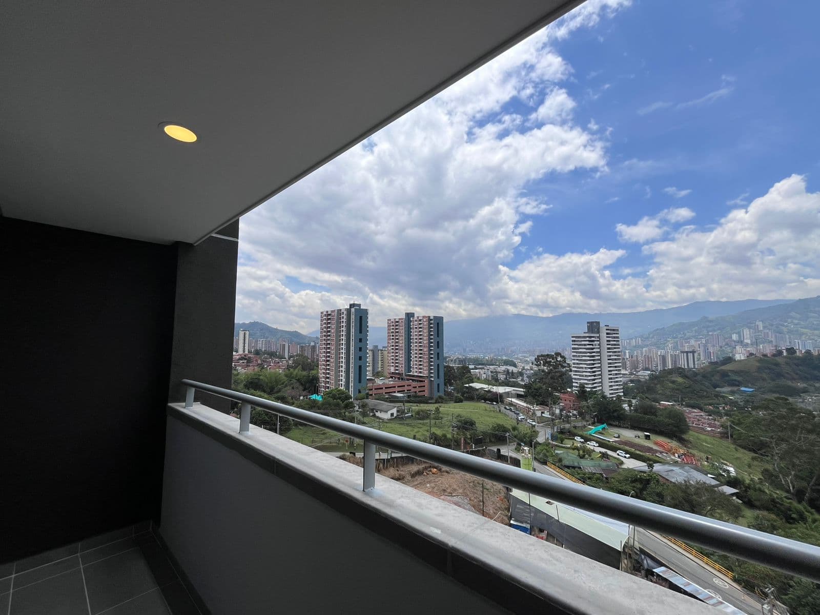 Apartamento en arriendo en La Estrella — foto 1 de 13