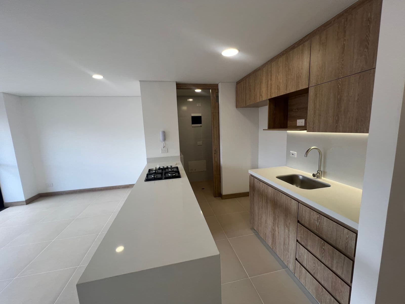 Apartamento en arriendo en Laureles, Medellín — foto 1 de 20