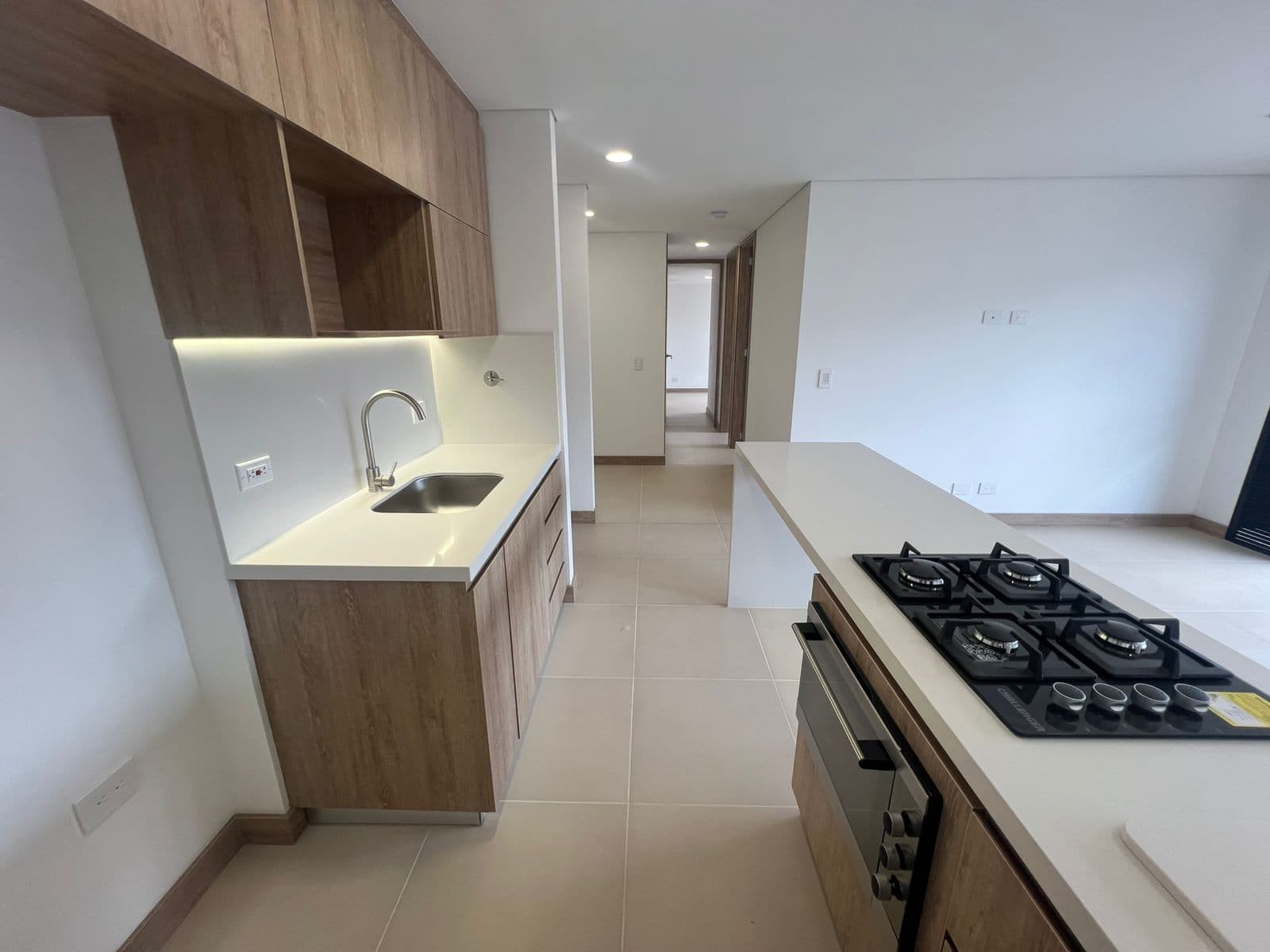 Apartamento en arriendo en Laureles, Medellín — foto 2 de 20