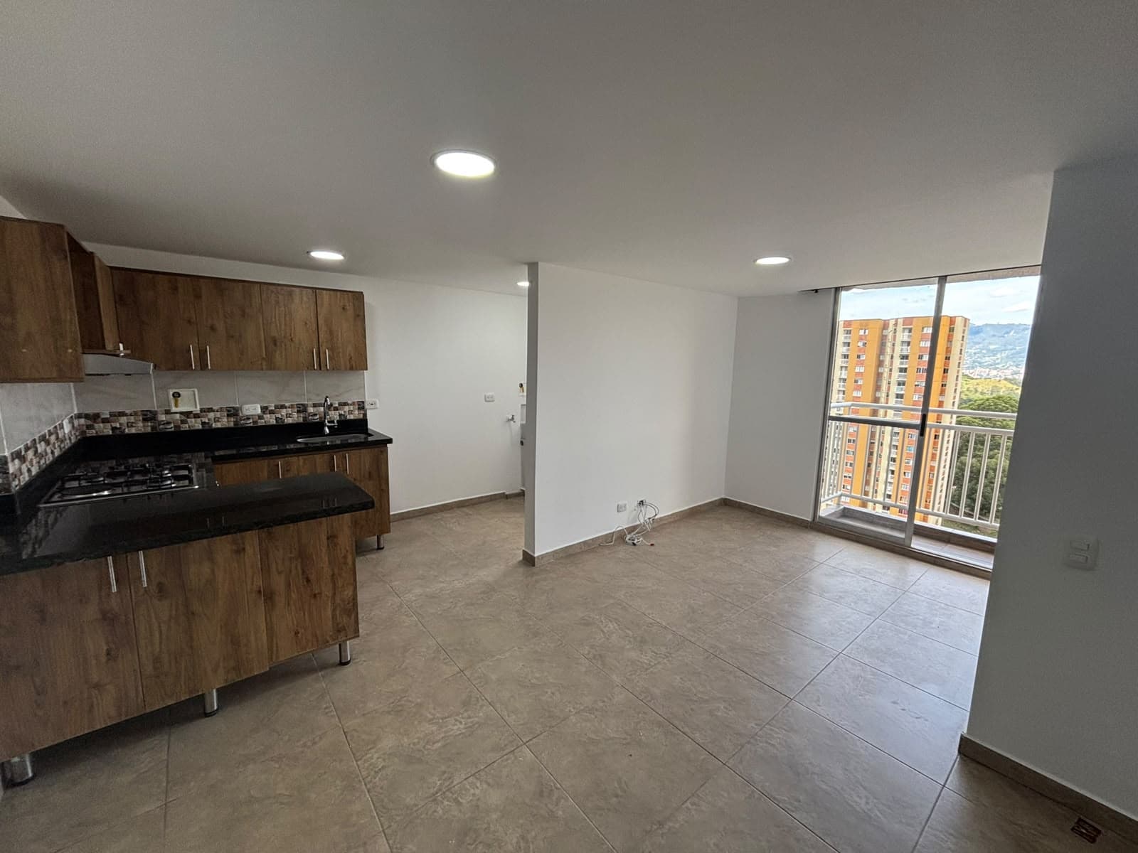 Apartamento en arriendo en San Antonio de Prado, Medellín — foto 2 de 14