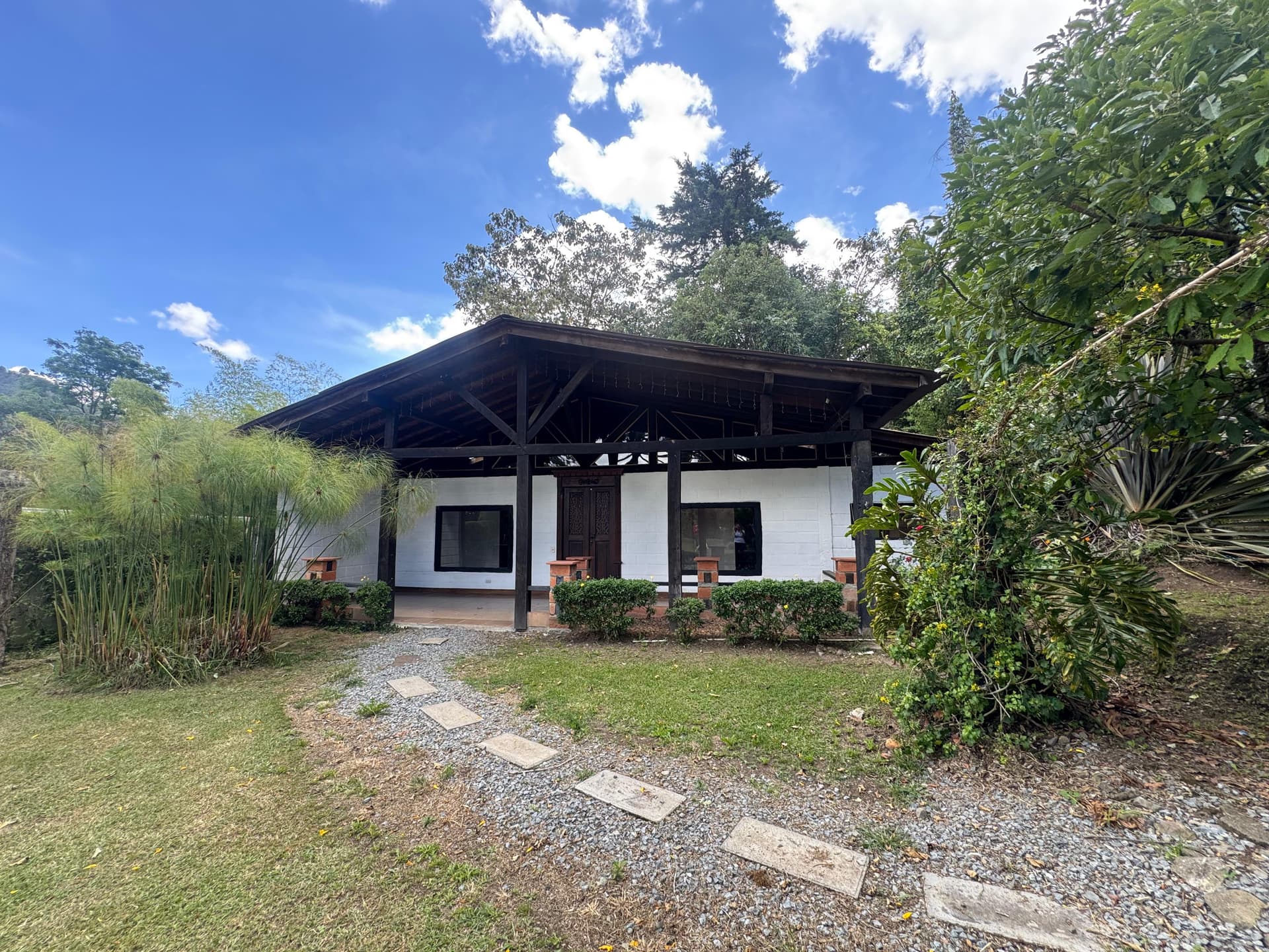Casa Campestre en arriendo en El Retiro Campestre — foto 1 de 20