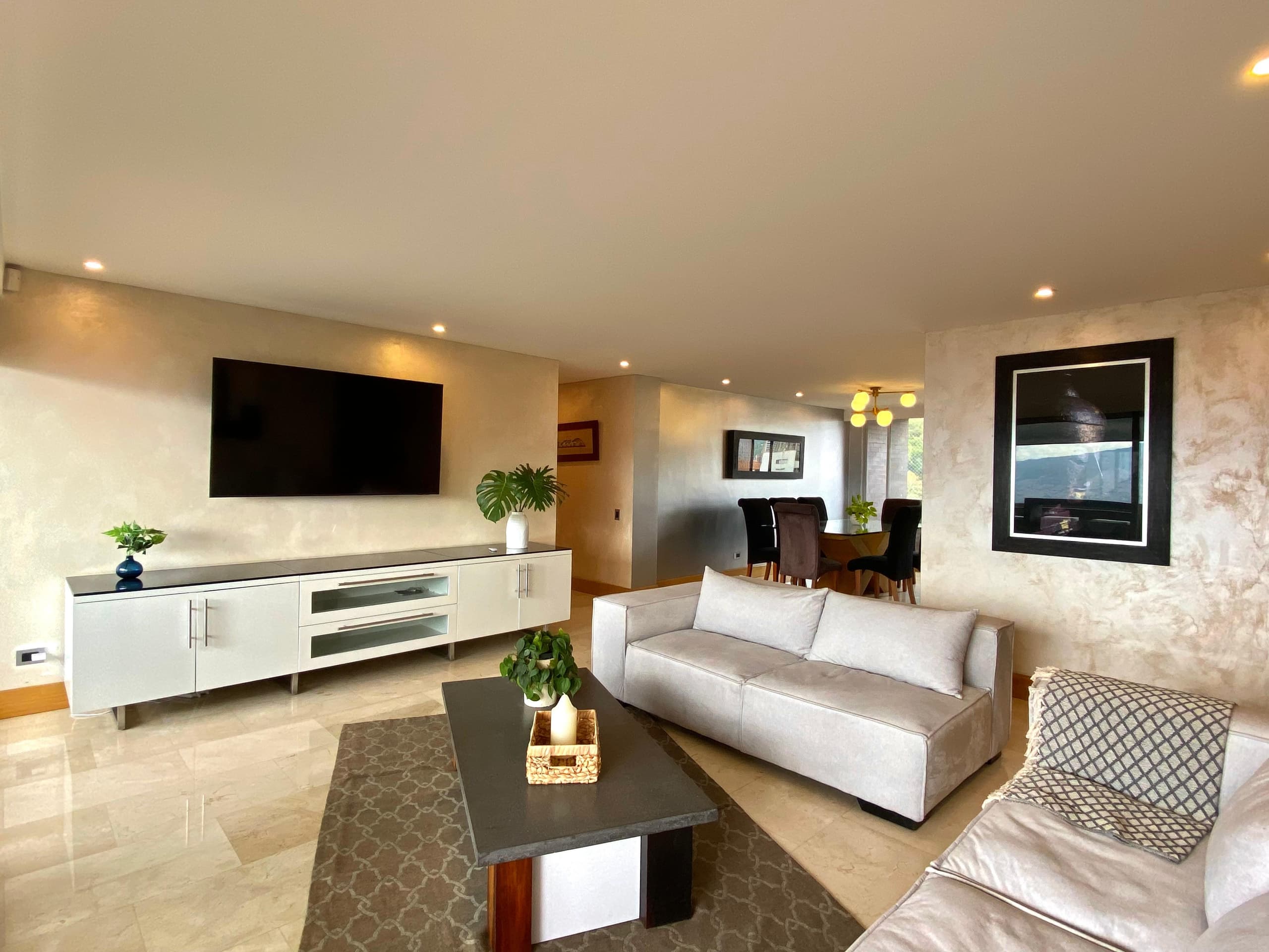 Apartamento en arriendo en Los Gonzalez, Poblado, Medellín — foto 2 de 20