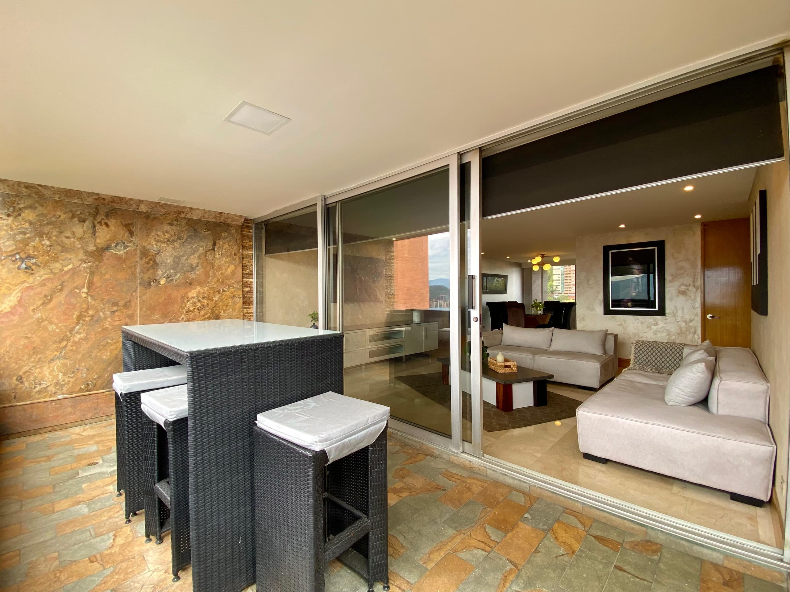 Apartamento en arriendo en Los Gonzalez, Poblado, Medellín — foto 5 de 20