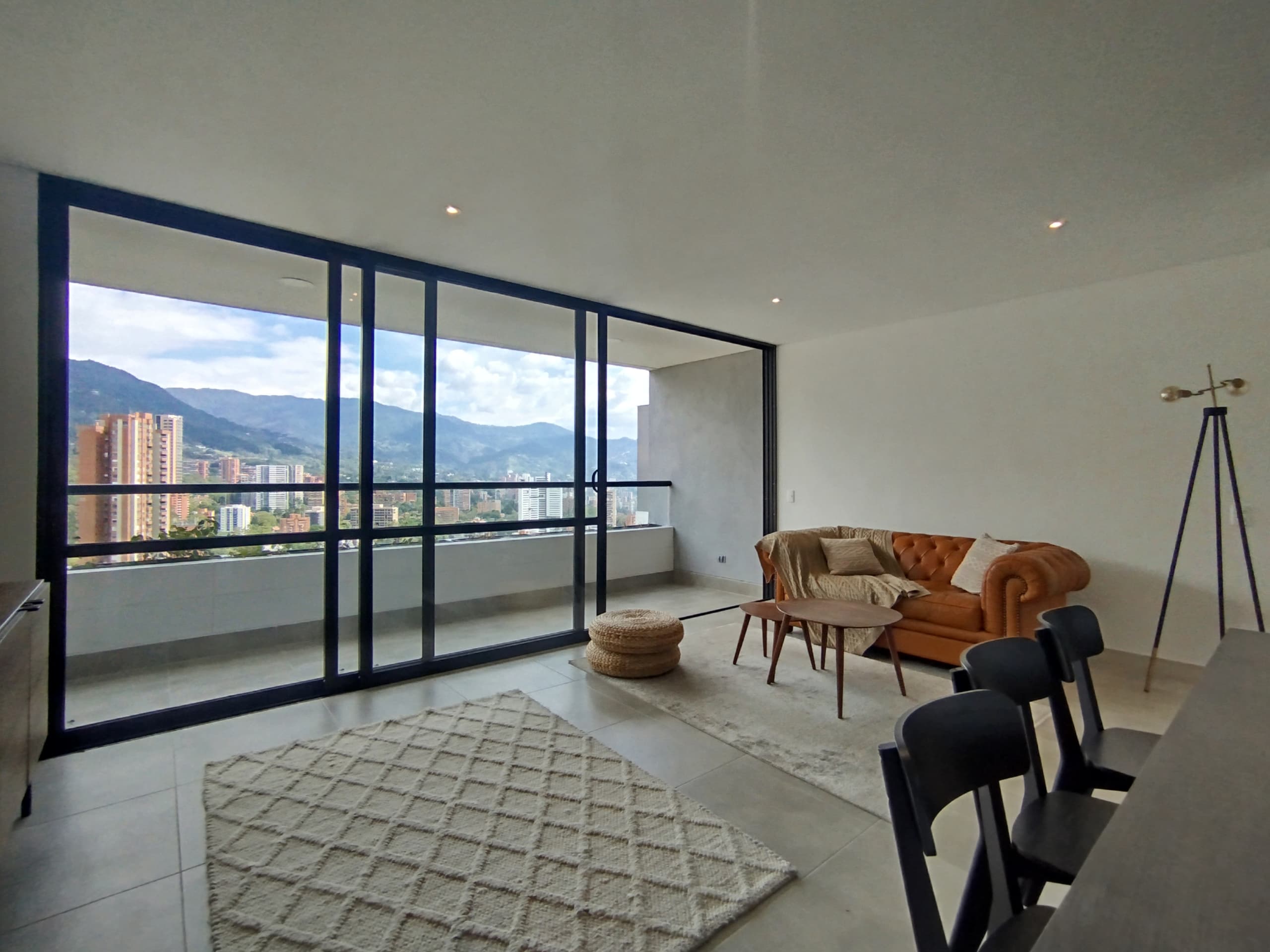 Apartamento en arriendo en Los Gonzalez, Poblado, Medellín — foto 2 de 20