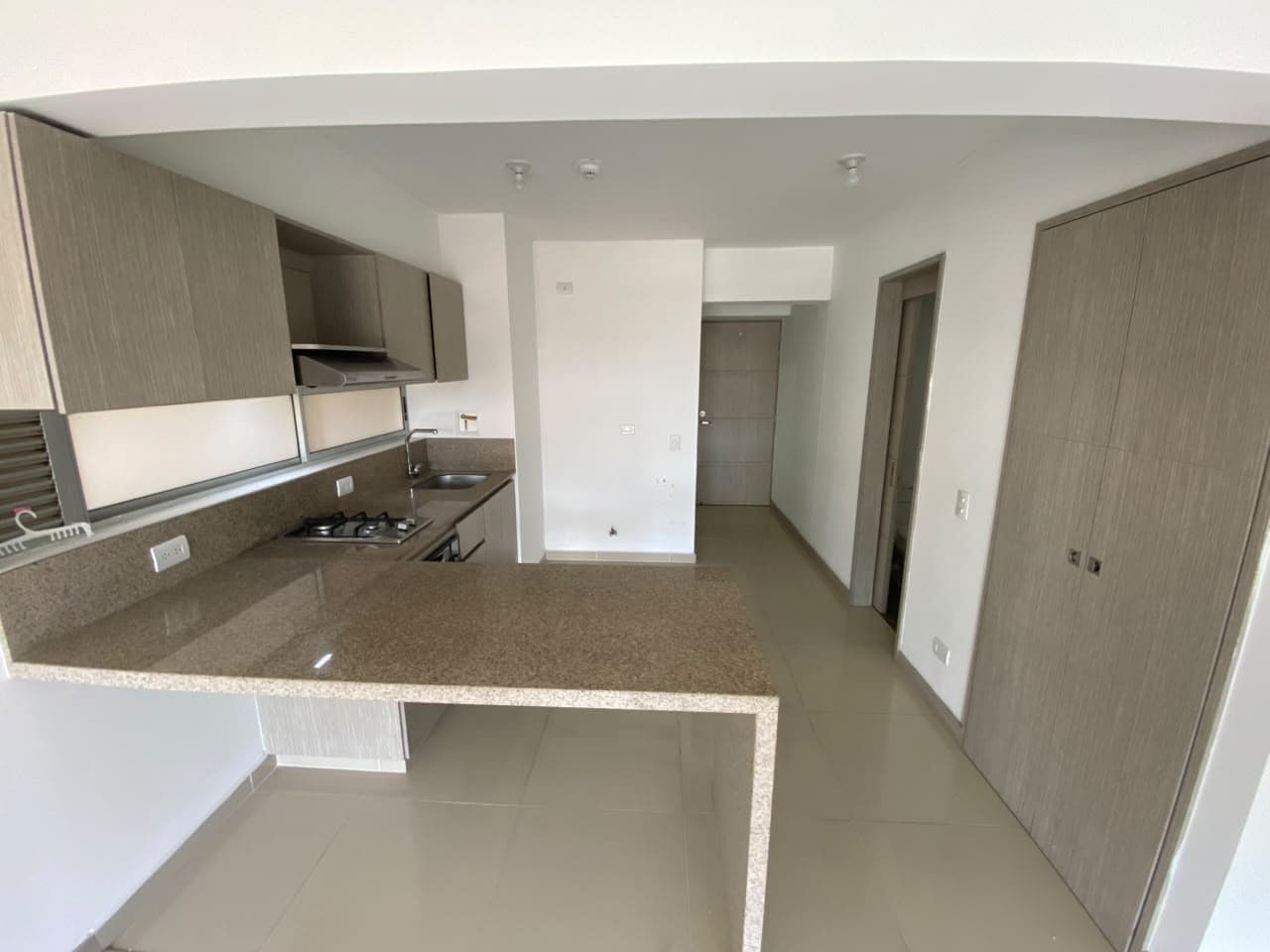 Apartaestudio en arriendo en Prados de Sabaneta — foto 1 de 20